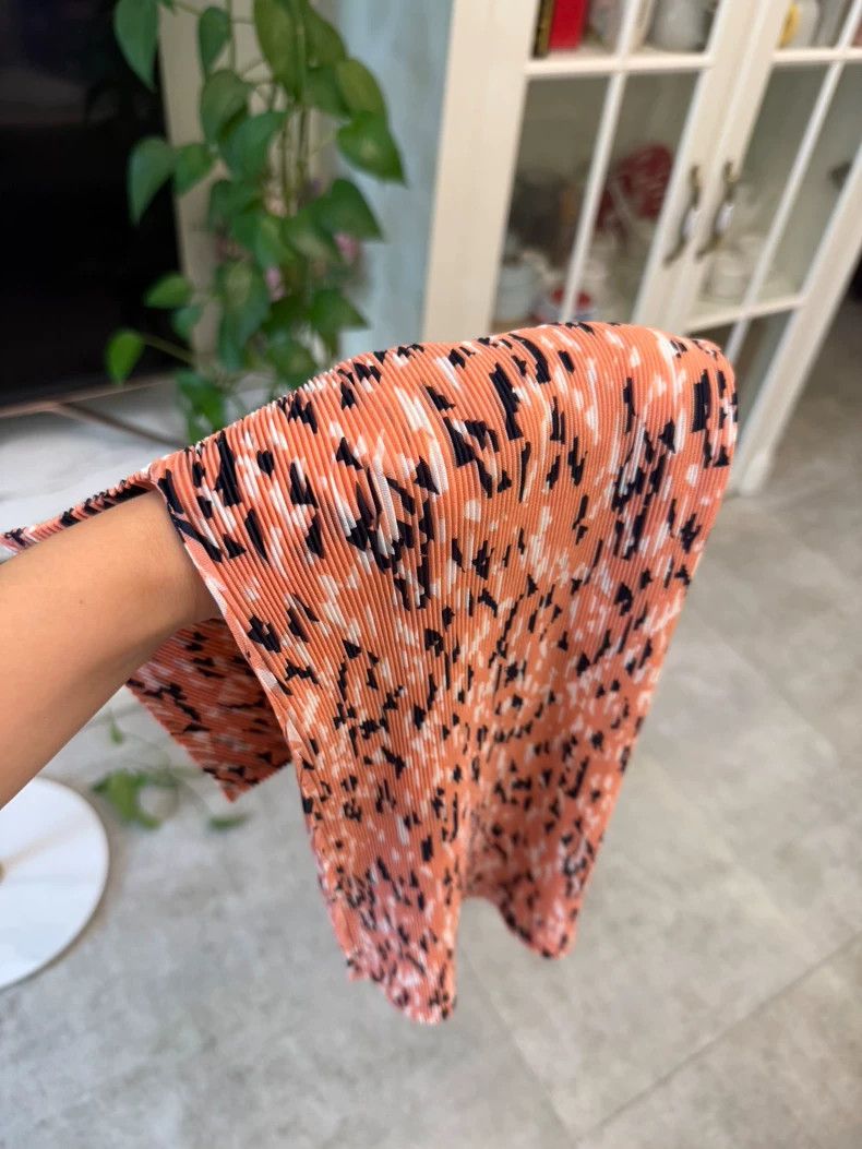 Issey Miyake Issey Miyake size:3 A light orange pleated short-sleeved t Size XS / US 0-2 / IT 36-38 - 6 Thumbnail