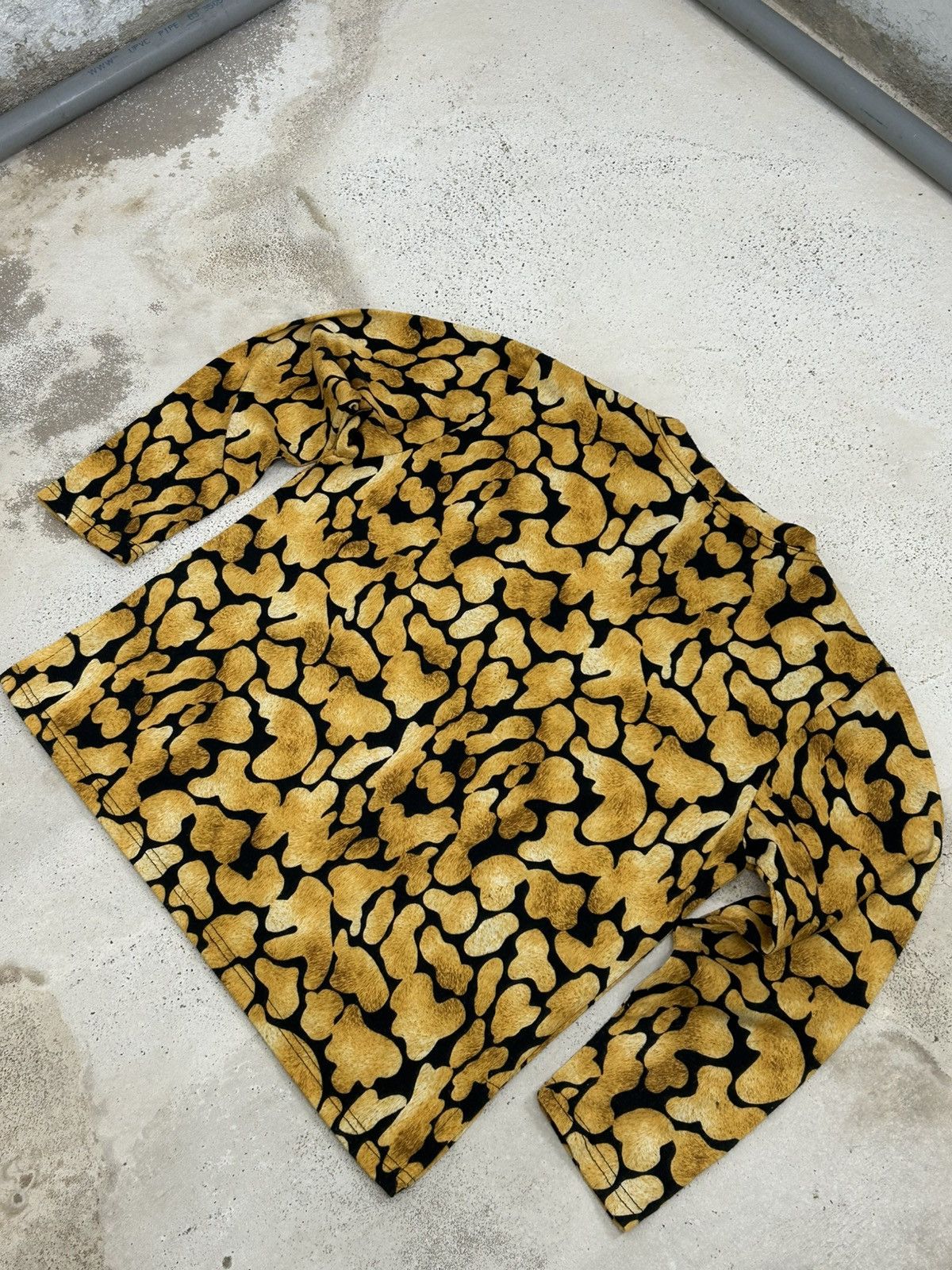 Designer × Japanese Brand Crop Top Bold Abstract Print L/Sleeve –Golden Camo Aesthetic Size US S / EU 44-46 / 1 - 4 Thumbnail