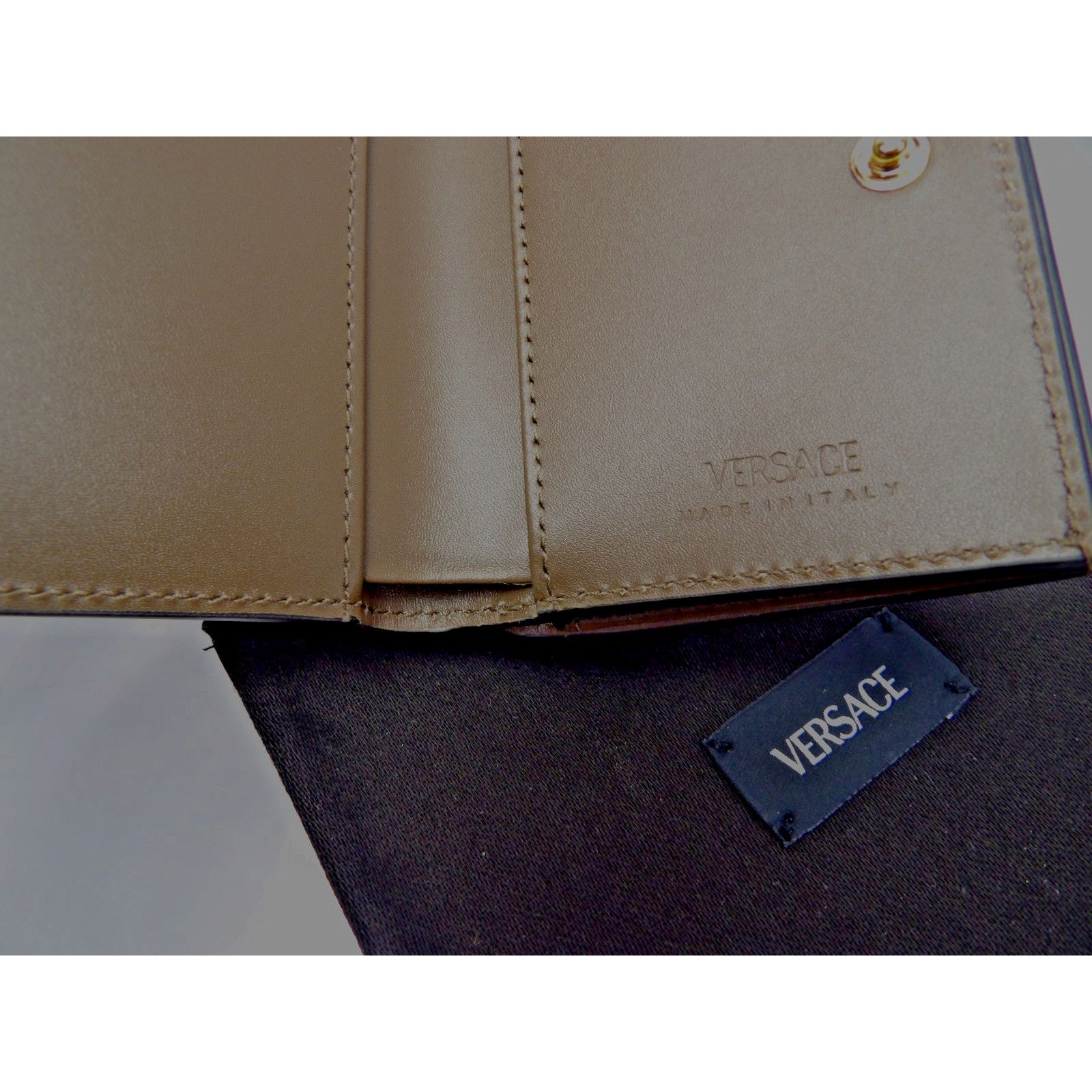 Versace VERSACE GREEN LEATHER GOLD MEDUSA LOGO TRIFOLD WALLET Size ONE SIZE - 8 Thumbnail