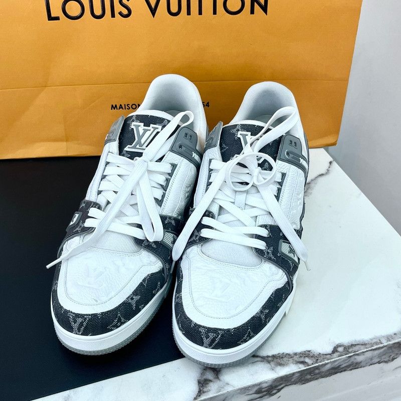 Louis Vuitton Louis Vuitton Low-Top Trainer Sneakers in Gray 0079 Size US 14 / EU 47 - 1 Thumbnail