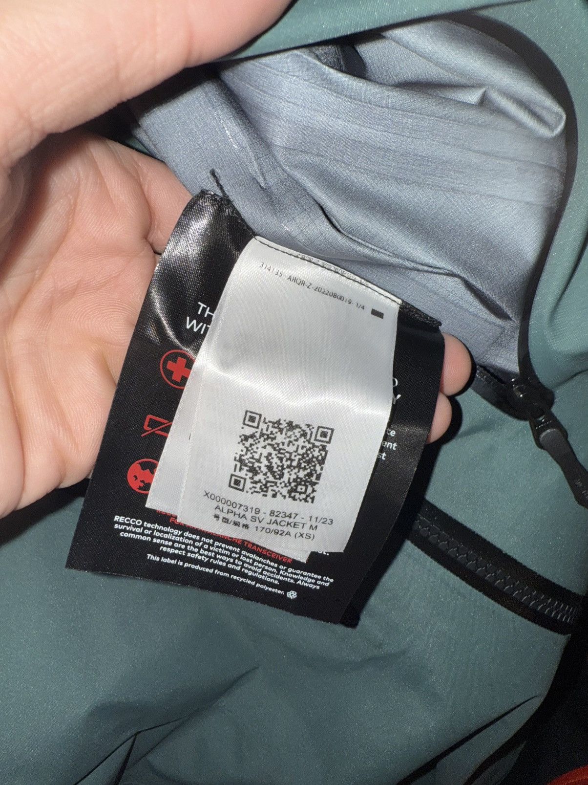 Arc'teryx Arc’teryx Dark Magic Alpha SV Jacket Size US XS / EU 42 / 0 - 8 Thumbnail