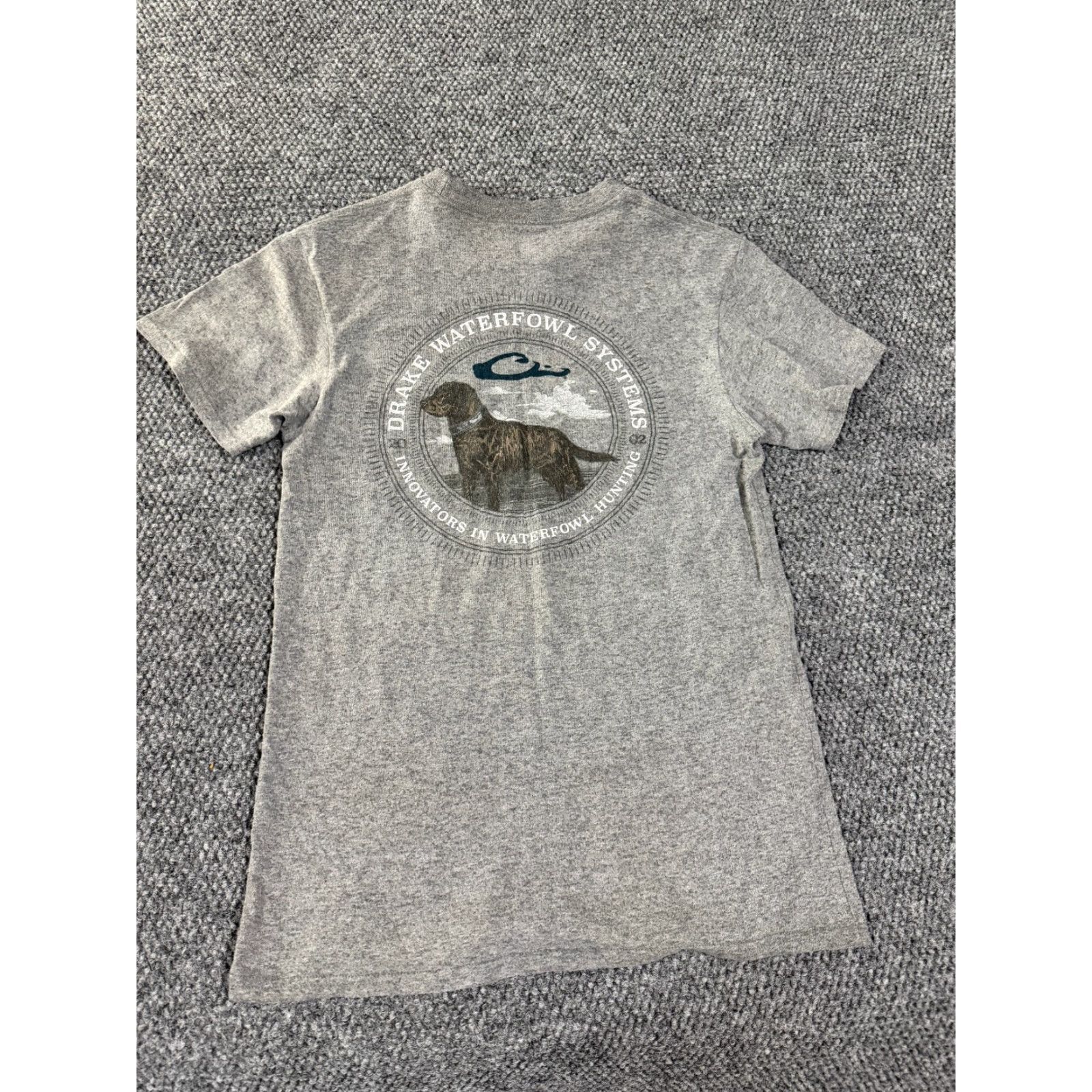 Vintage Drake Waterfowl Systems T-Shirt Mens Small Gray Short Sleeve Pocket Waterfowl Hunting Dog Graphic Size US S / EU 44-46 / 1 - 7 Thumbnail