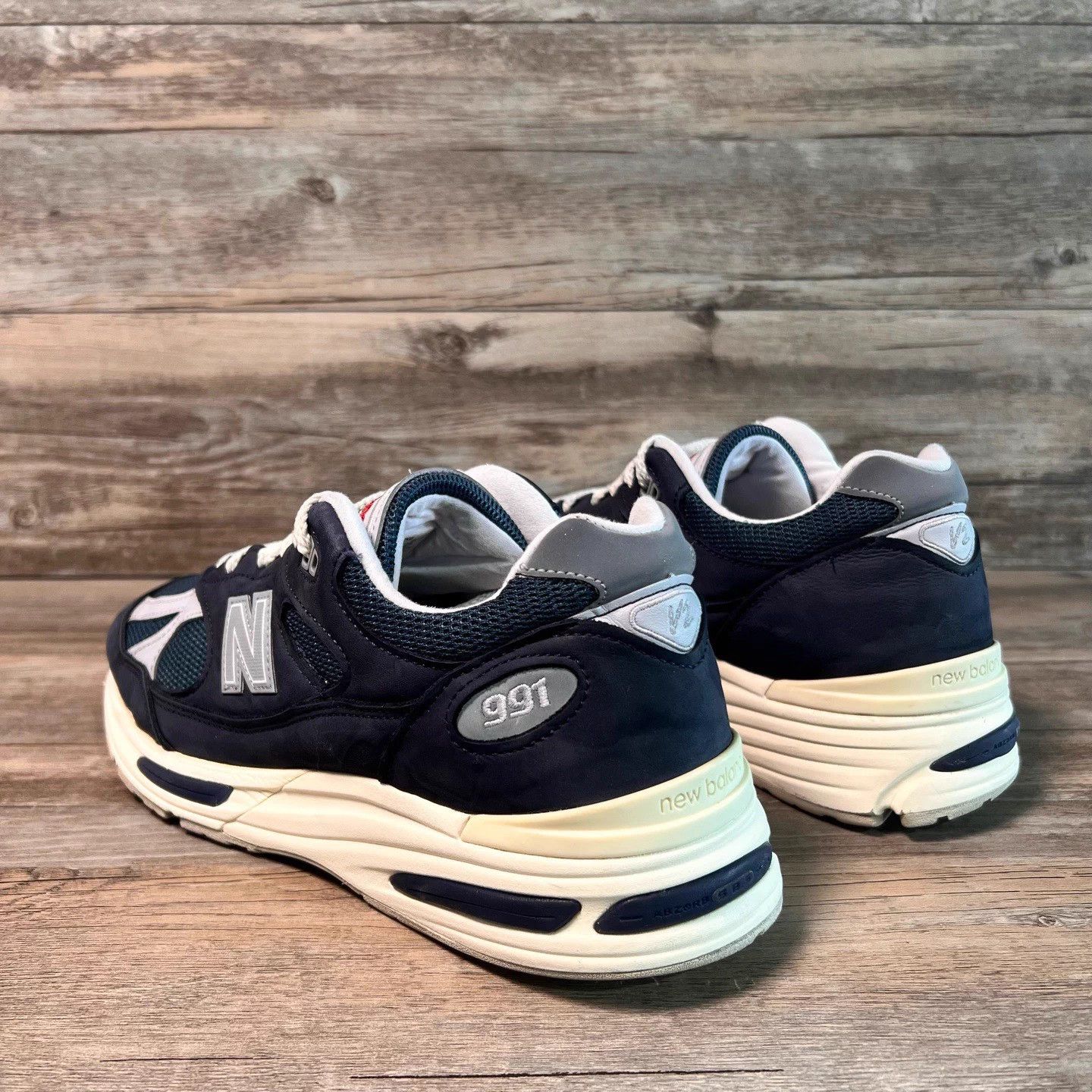 New Balance New Balance 991 V2 Vintage Navy 42.5 U991VN2 Size US 9.5 / EU 42-43 - 4 Thumbnail