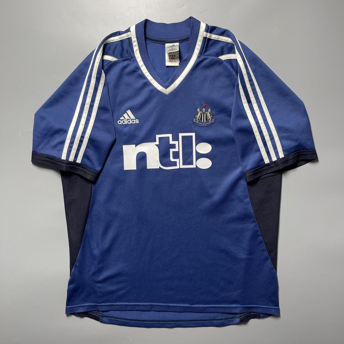 Adidas NEWCASTLE ADIDAS 2001/2002 FOOTBALL AWAY JERSEY #9 SHEARER Size US M / EU 48-50 / 2 - 2 Thumbnail