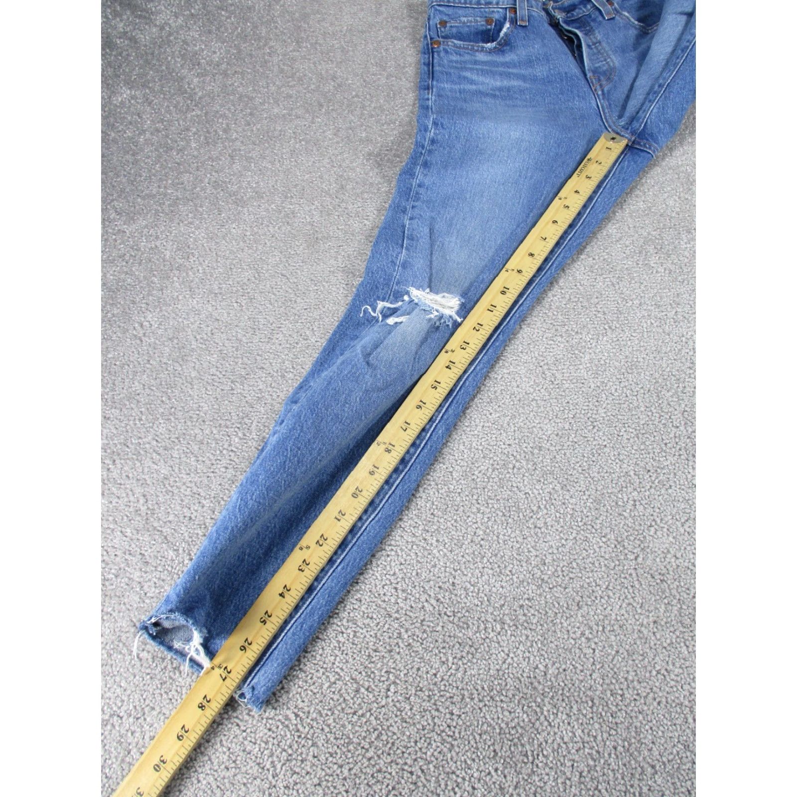 Levi's Levi's Wedgie Jeans Womens 26 Medium Blue Denim Button Fly Ripped Jeans Size 26" / US 2 / IT 38 - 4 Thumbnail