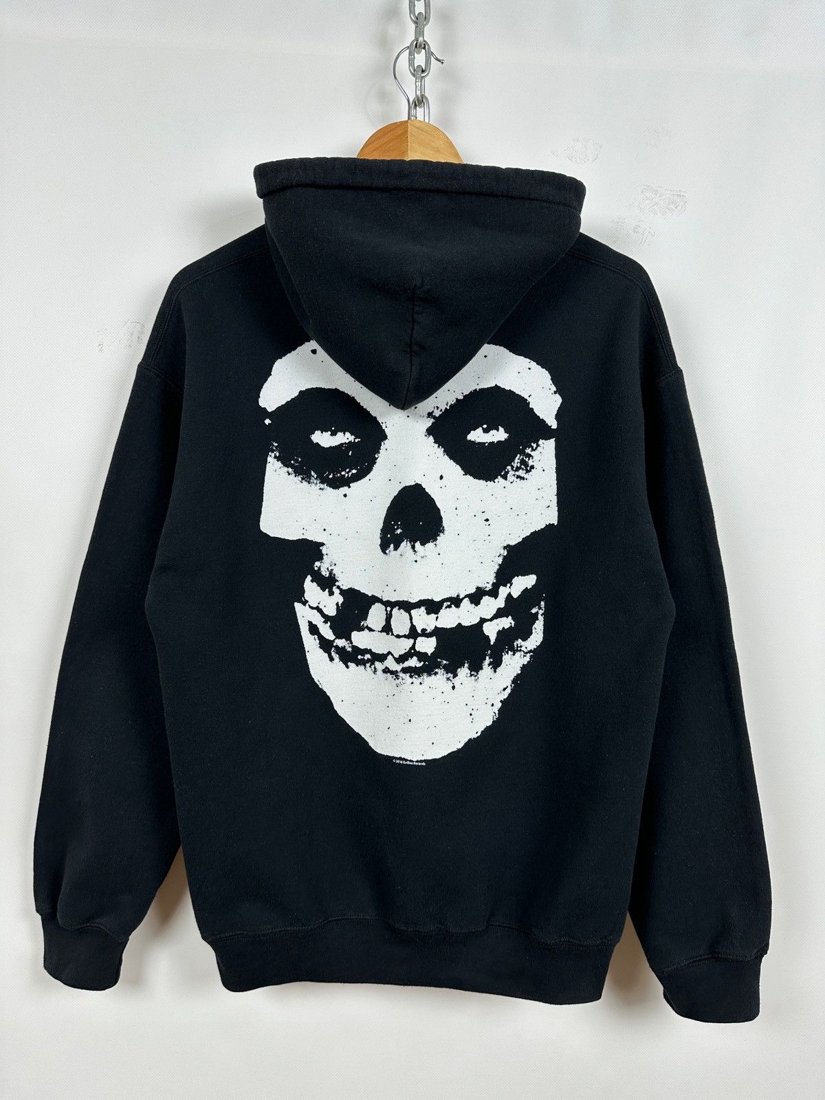 Band Tees 2016 Misfits Crimson Ghost Punk Rock Band Hoodie Size US M / EU 48-50 / 2 - 1 Thumbnail