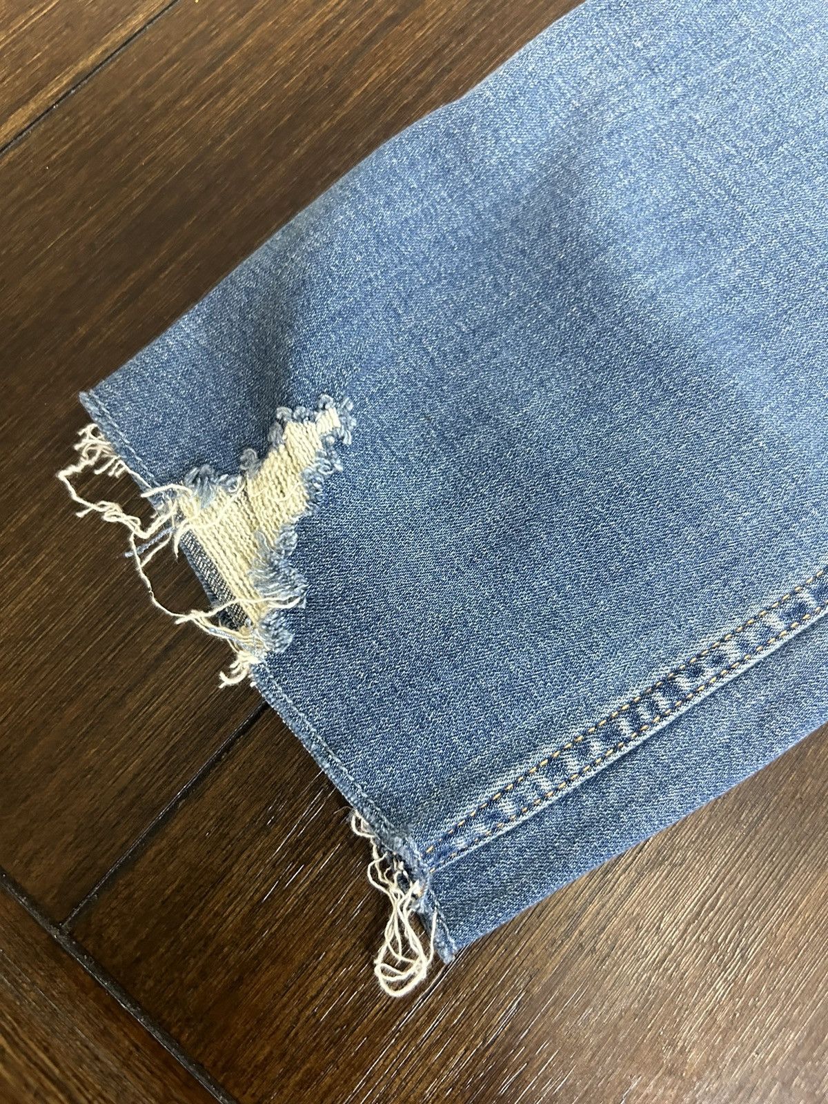Hollister Hollister Jeans 3L Distressed High-Rise slim straight jeans Size 26" / US 2 / IT 38 - 3 Thumbnail