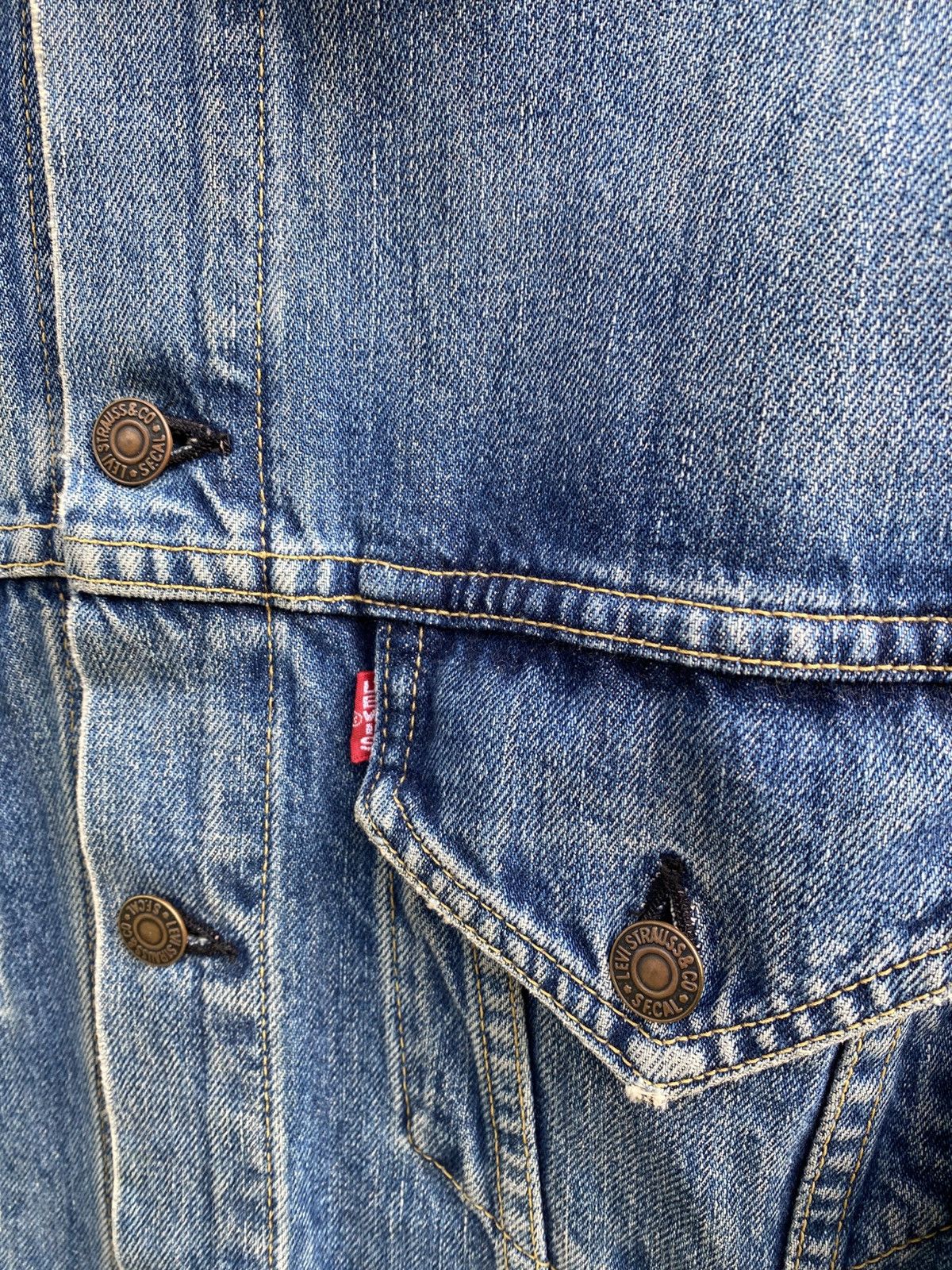 Levi's × Levi's Vintage Clothing × Vintage size 40 vintage levi's trucker big E denim jacket distressed Size US M / EU 48-50 / 2 - 7 Thumbnail