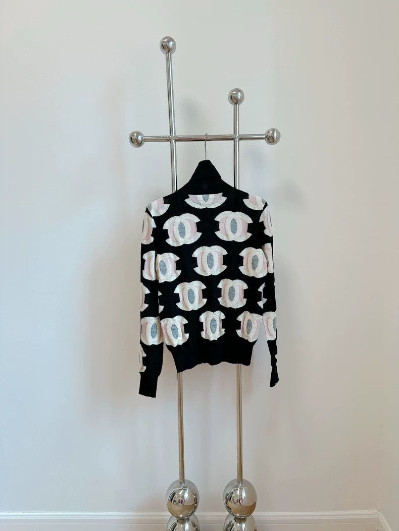 Chanel Chanel Double C cashmere sweater Size XXS / US 00 / IT 34 - 2 Thumbnail