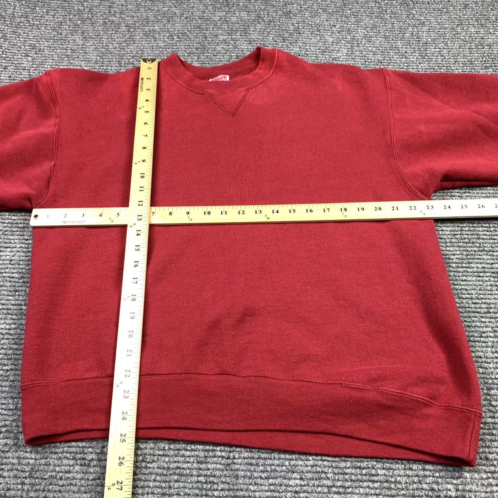 Soffe VINTAGE Soffe Sweatshirt Crewneck Red 90s Adult Large Gusset Cotton Blend Mens Sweatshirt 50/50 Made In USA Regular Size L Size US L / EU 52-54 / 3 - 4 Thumbnail