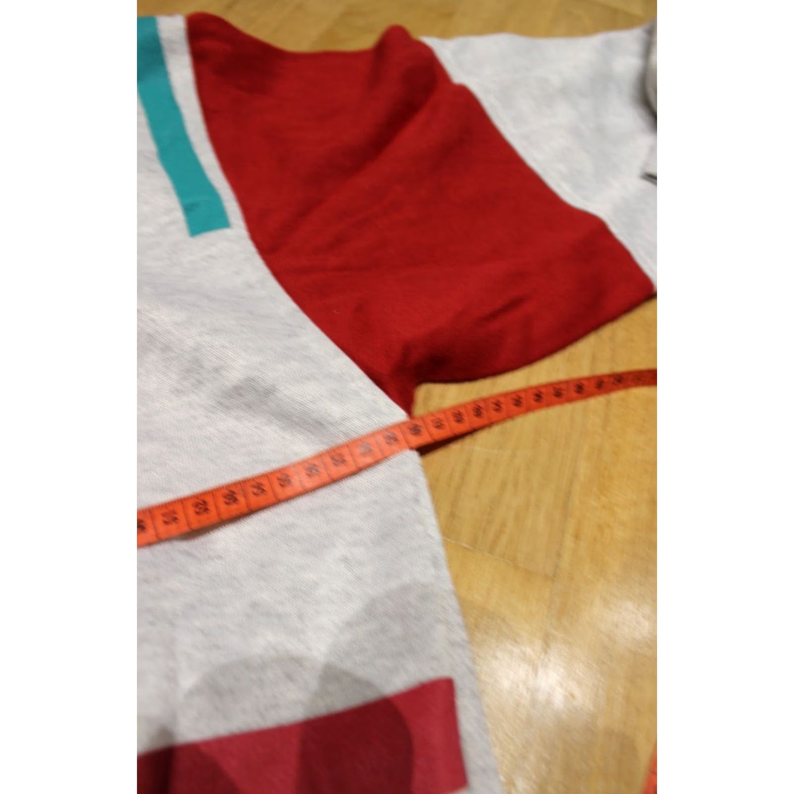 Vintage VINTAGE Swiss Design Snowboarding Top Sweatshirt Shirt Mens L Grey 78 Gold Medal Pockets (11d) Size US L / EU 52-54 / 3 - 7 Thumbnail