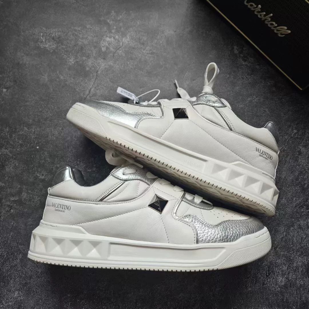 Valentino Valentino White Lowtop Sneakers 41 Men Size US 8.5 / EU 41-42 - 1 Thumbnail