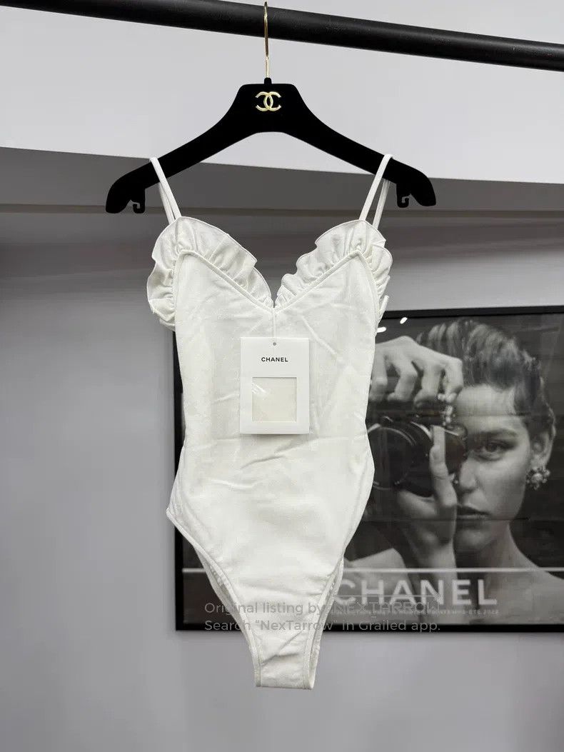 Chanel Chanel 23S white lace chain swimsuit Size 42" / US 20 - 1 Thumbnail