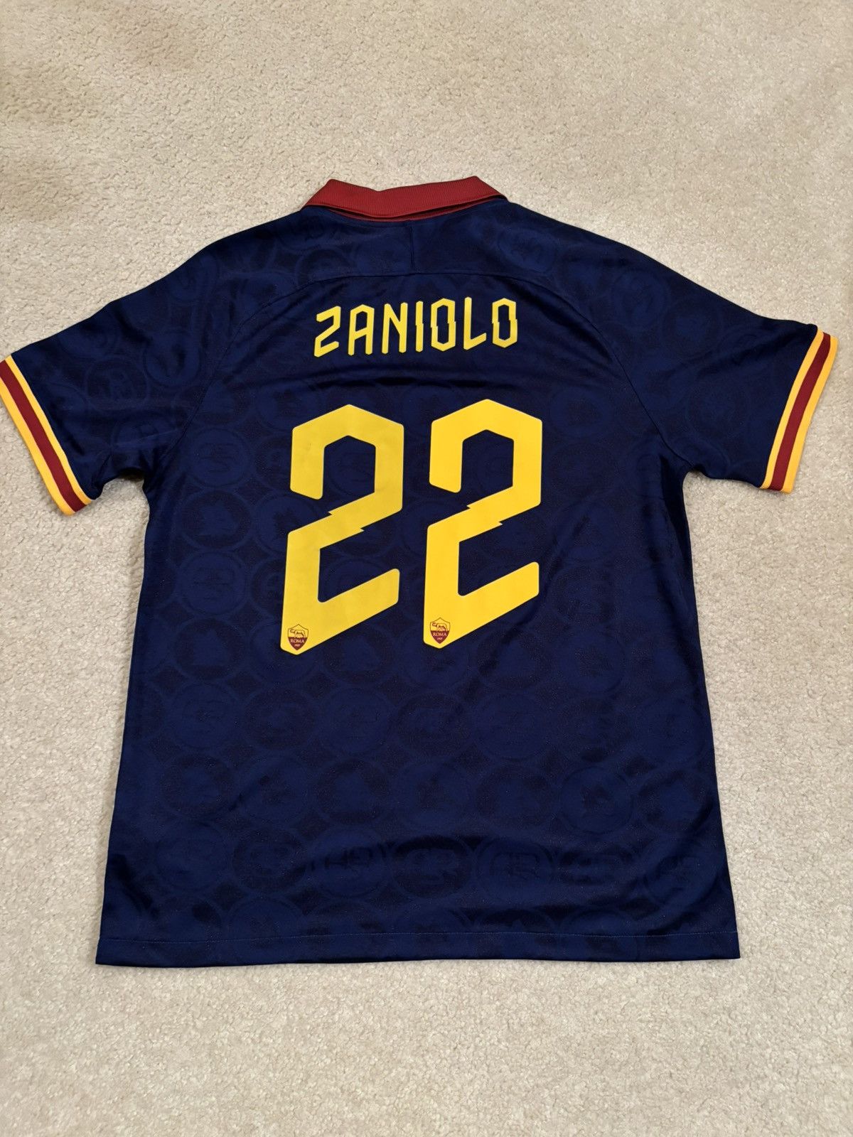 Nike AS Roma 2019/20 Zaniolo Third Jersey Size US L / EU 52-54 / 3 - 5 Thumbnail