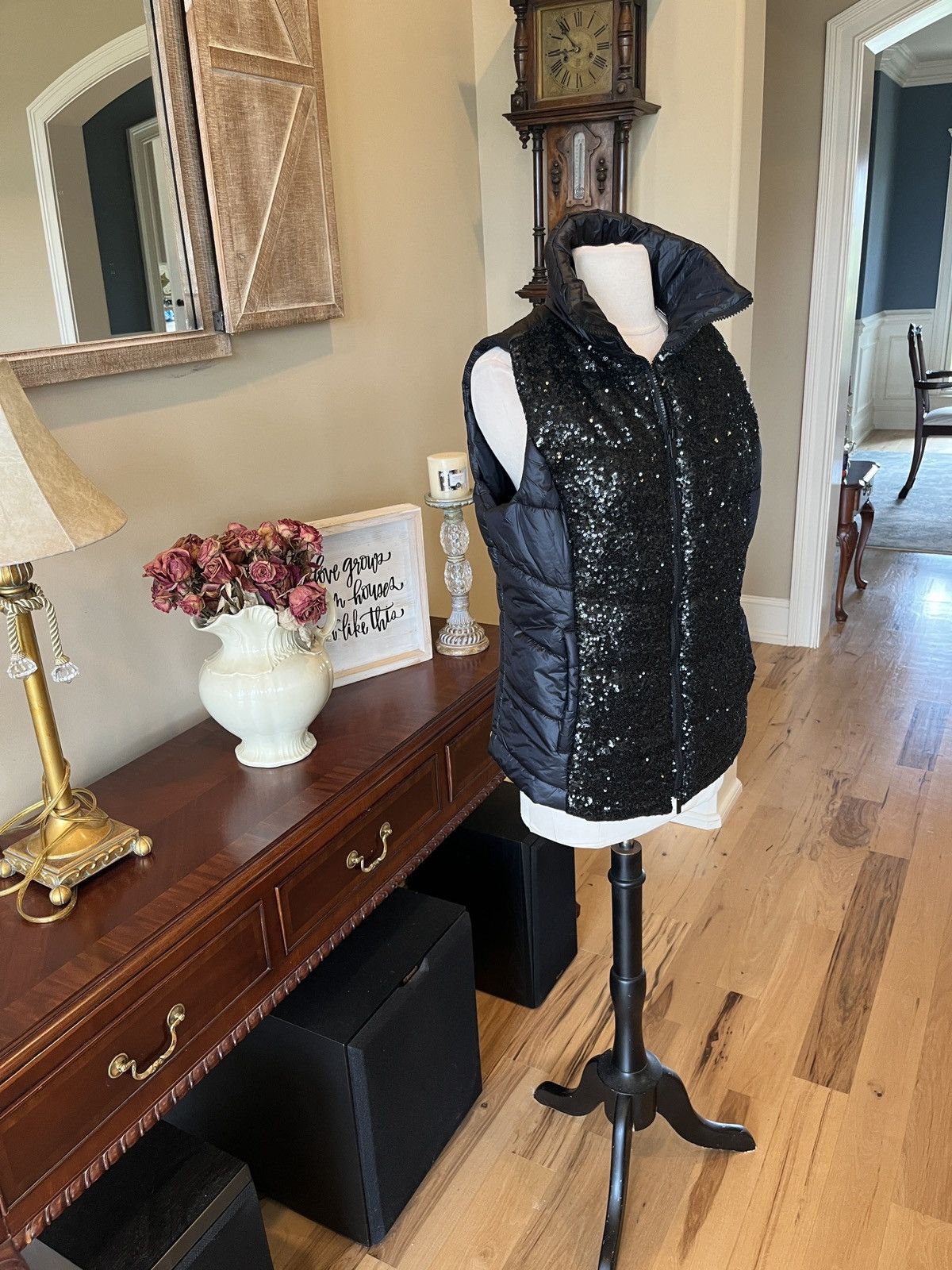 Chicos Chicos Zenergy Black Sequin Zip Vest Pockets New Womens 1 Size XS / US 0-2 / IT 36-38 - 1 Thumbnail
