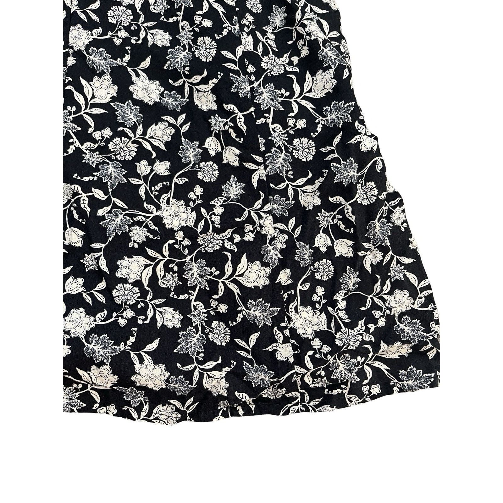 Old Navy Old Navy Women’s Floral Black And White Dress Small Size S / US 4 / IT 40 - 2 Thumbnail
