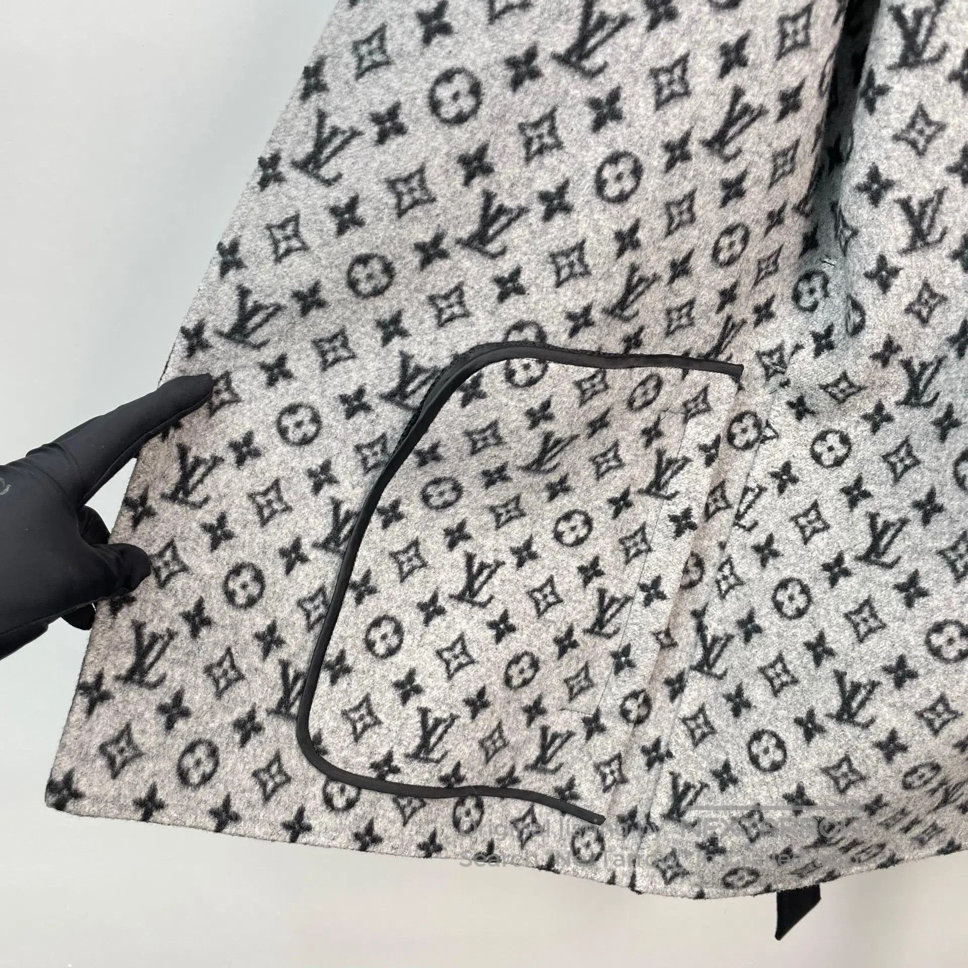 Louis Vuitton Louis Vuitton Black inner full-printed old flower mid-leng Size XS / US 0-2 / IT 36-38 - 6 Thumbnail