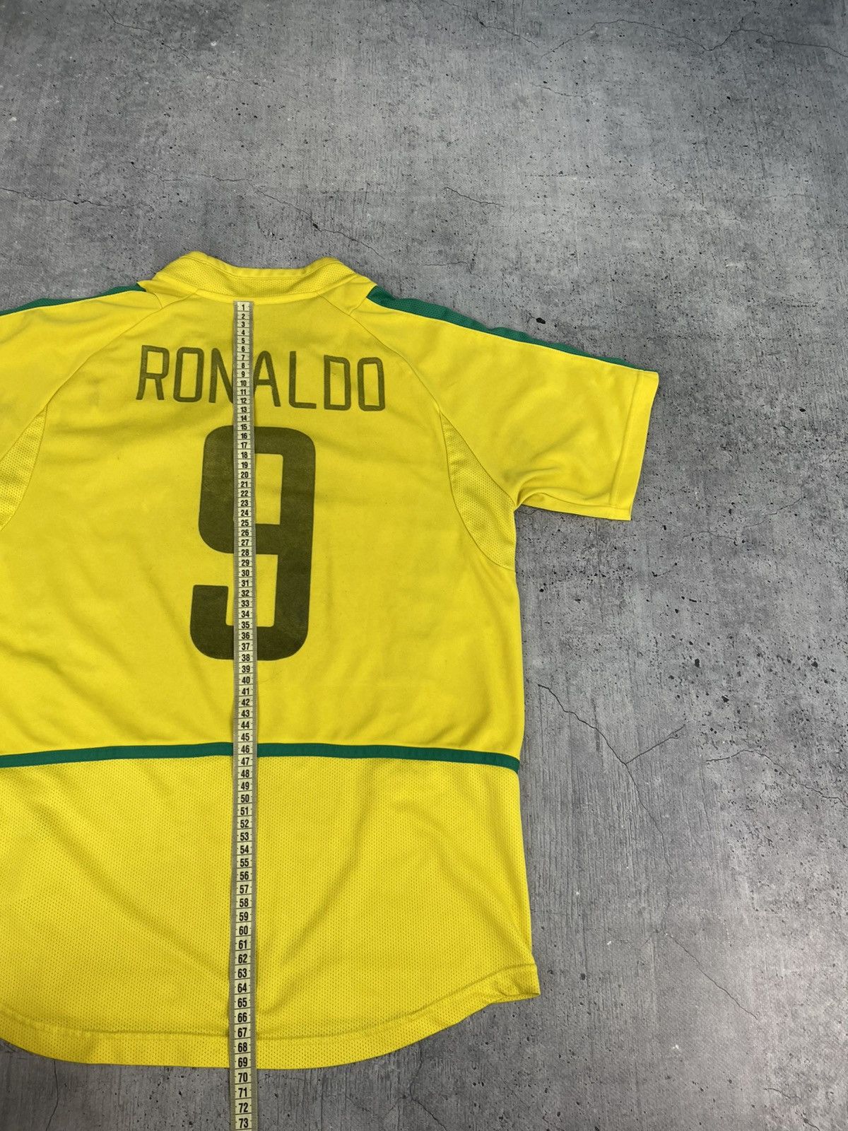 Nike Nike Rare Brazil Ronaldo 9 2002 vintage jersey size L Size US L / EU 52-54 / 3 - 15 Thumbnail