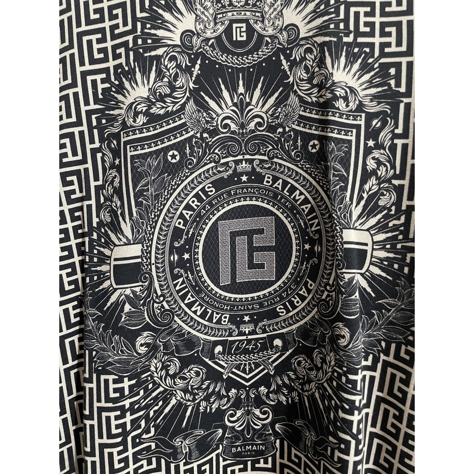 Balmain BALMAIN MONOGRAM CREST CREWNECK SWEATSHIRT SIZE XL PREOWNED Size US XL / EU 56 / 4 - 6 Thumbnail