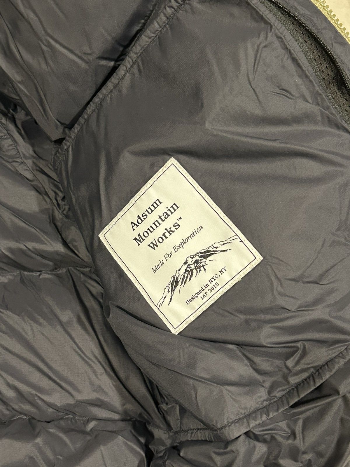 Adsum Adsum Alpine Puffer Jacket 2022 Moss Green size L MSRP $570 Size US L / EU 52-54 / 3 - 9 Thumbnail