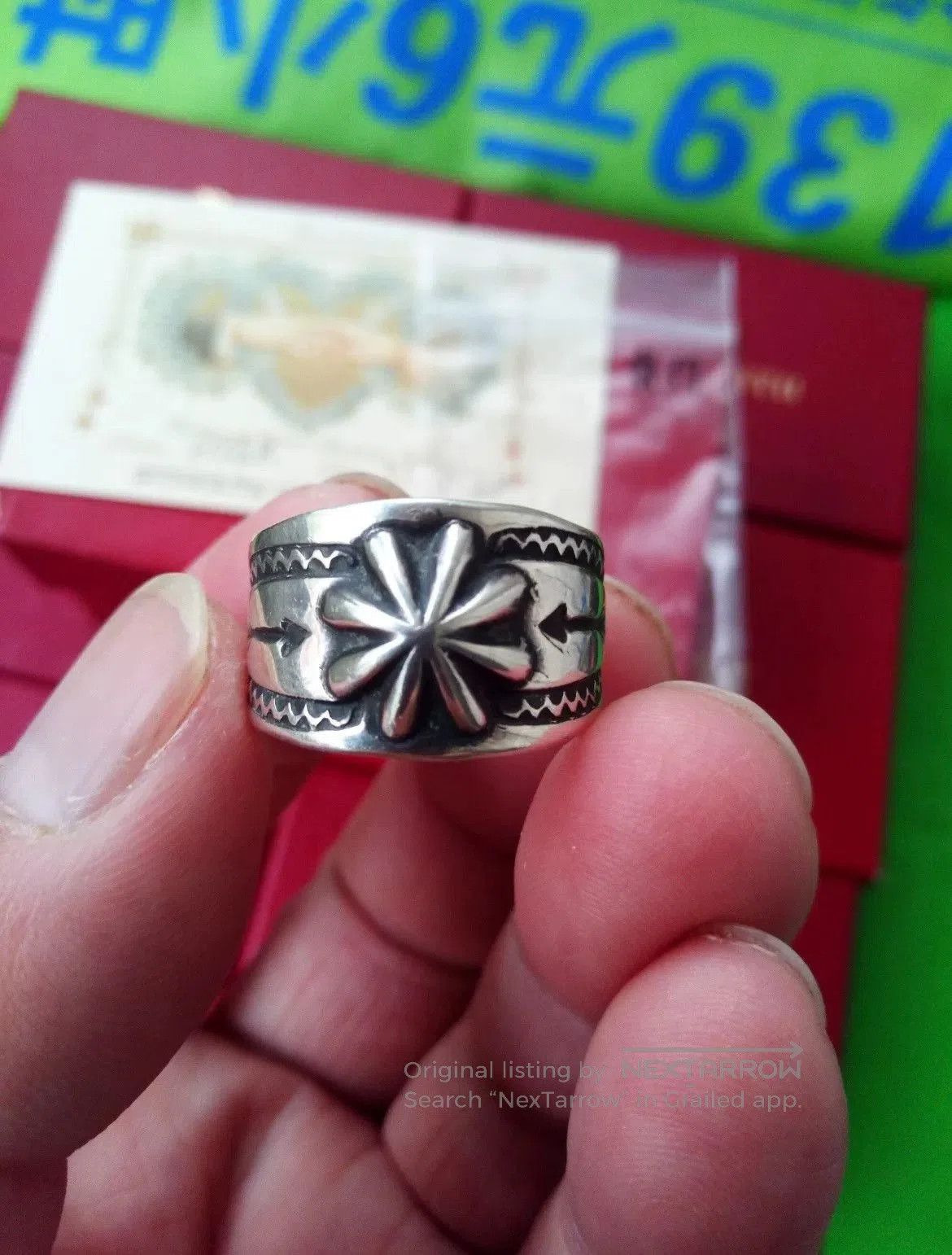 Larry Smith larry smith chrysanthemum nail ring in gold. Size ONE SIZE - 1 Thumbnail