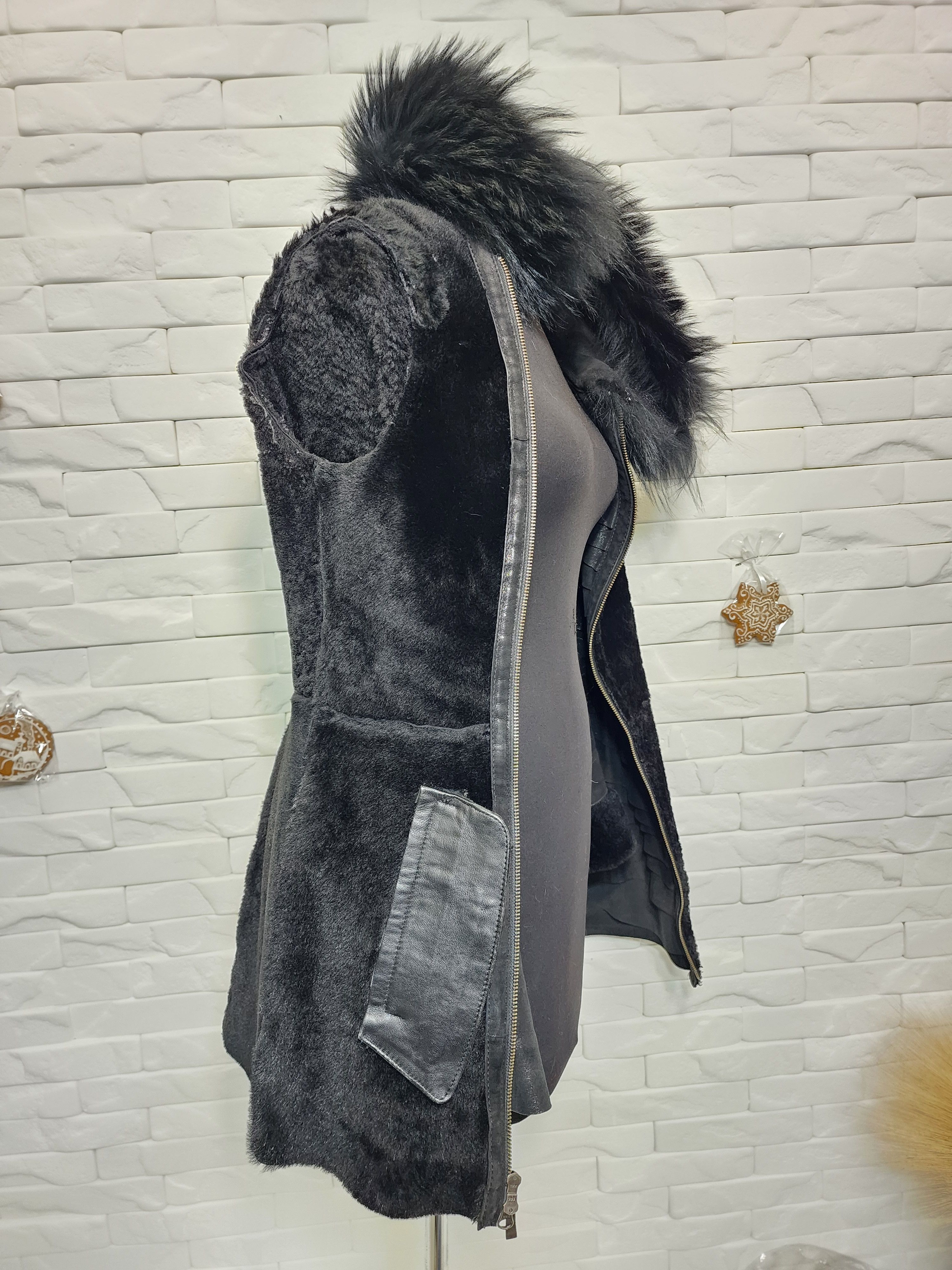 Furla Black Sheepskin Coat: Women's Genuine Fur Jacket Size S / US 4 / IT 40 - 9 Thumbnail