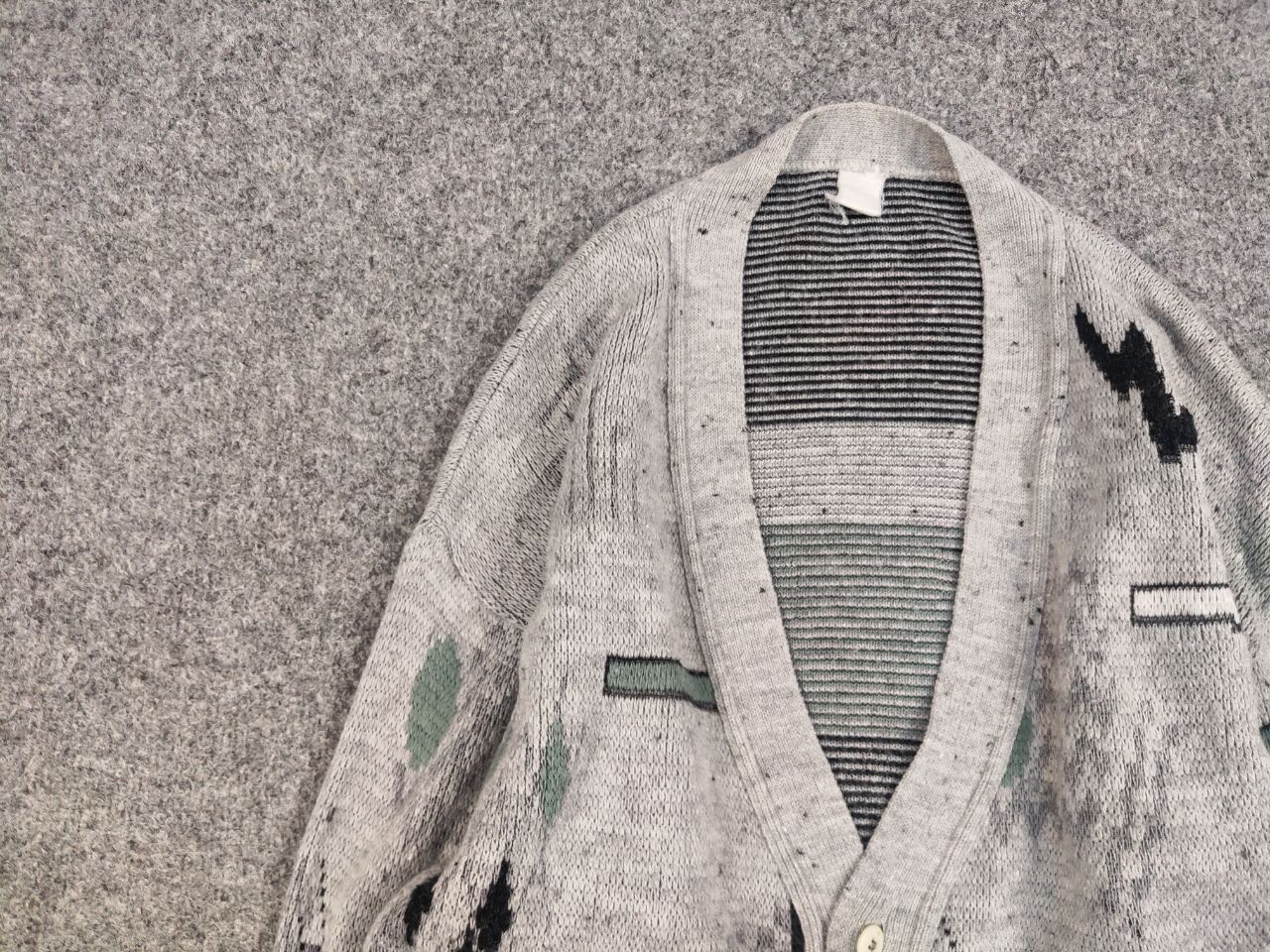 Japanese Brand Vintage 90's Japanese Style Knit Art Gray Pattern Cardigan Size US L / EU 52-54 / 3 - 11 Thumbnail