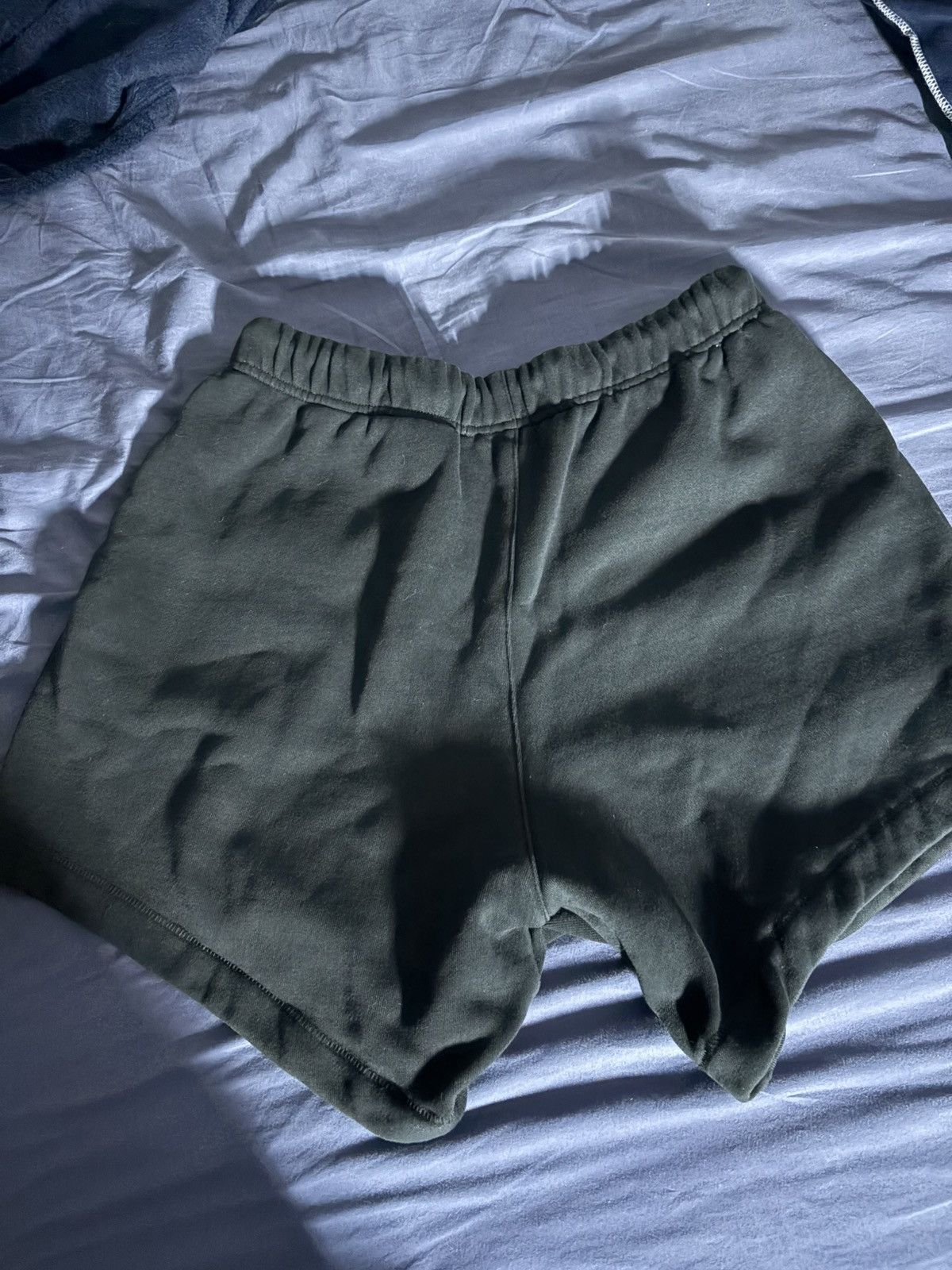 Essentials Fear of God Essentials Sweatshorts “Jet Black” Size US 26 / EU 42 - 2 Thumbnail