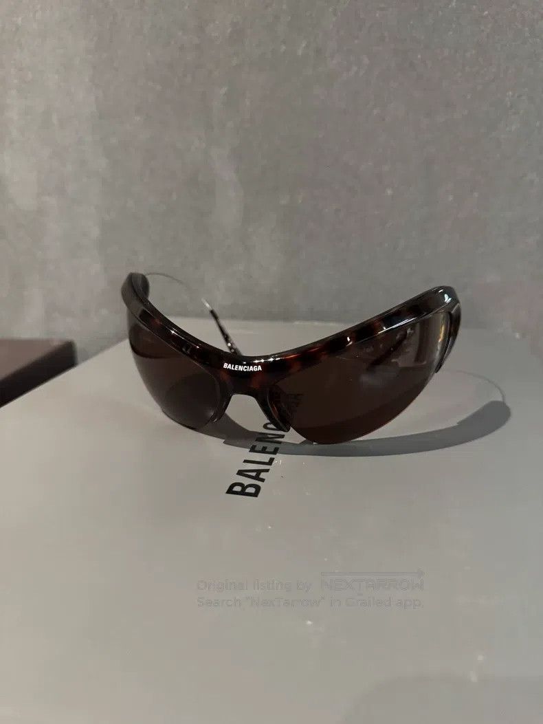 Balenciaga Balenciaga Metallic Cat Eye Sunglasses Size ONE SIZE - 1 Thumbnail