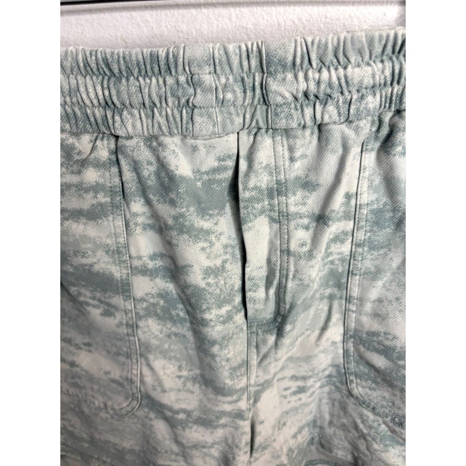 Athleta Athleta Shorts Men's 2XL Green Tye Dye Pockets Activewear 2XL Green Athleta Shorts Men 2XL Pockets Activewear Summer Spring Fall Toys Size US 39 - 3 Thumbnail