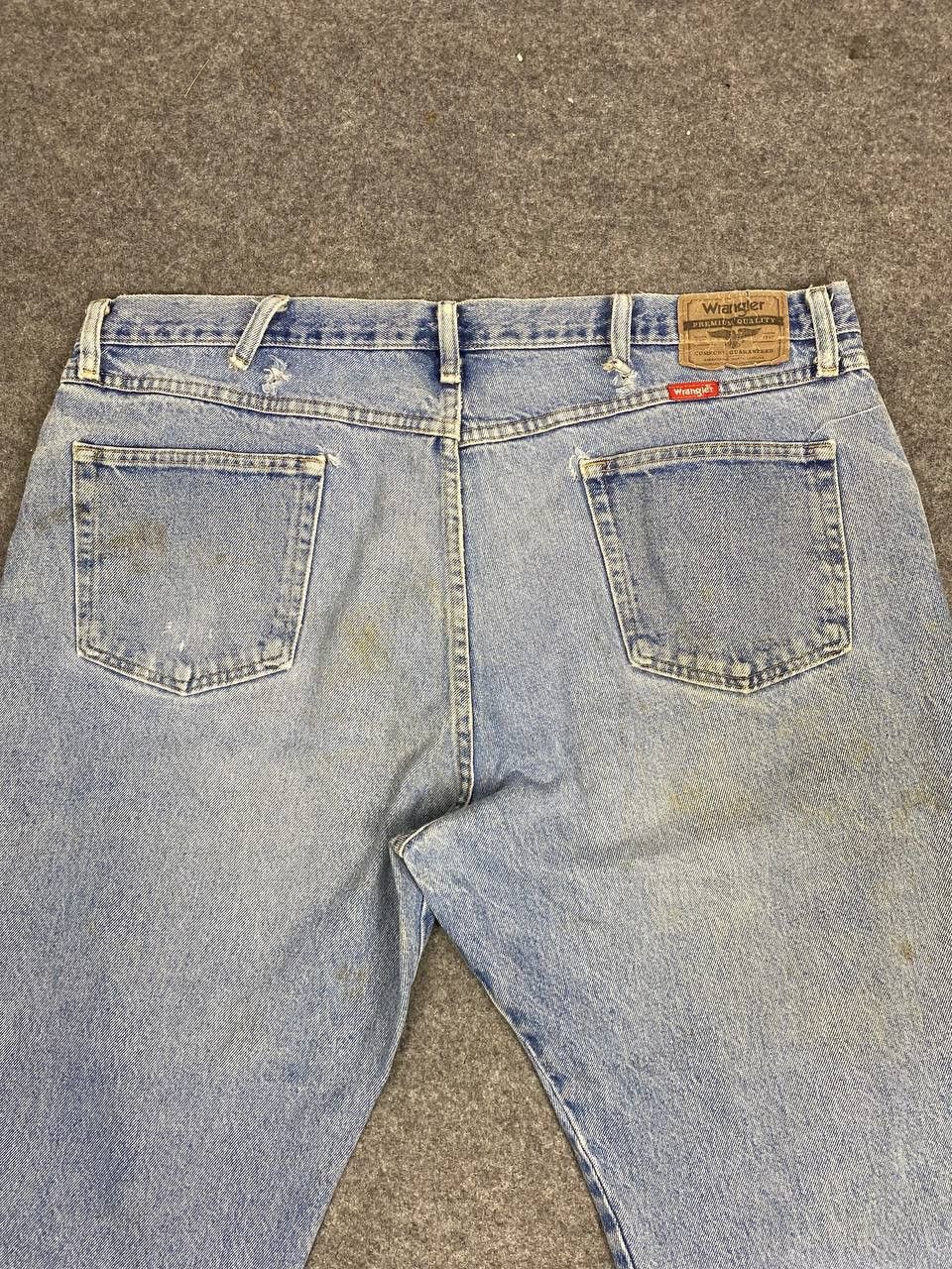 Wrangler vintage wrangler regular fit distressed denim Size US 42 / EU 58 - 3 Thumbnail
