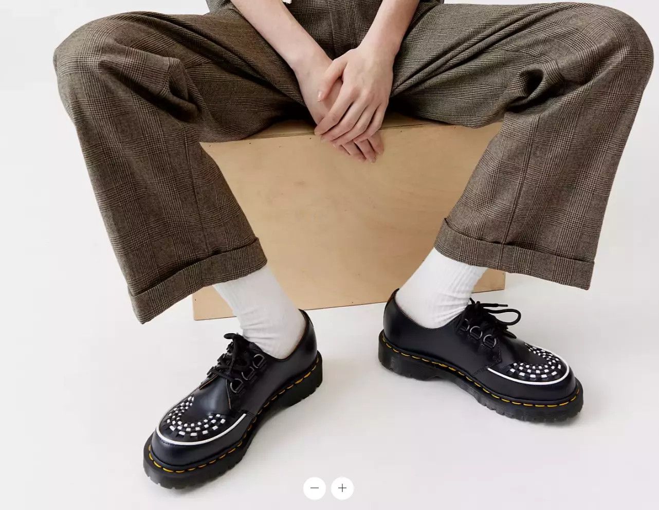 Dr. Martens Flowers Size US 11 / IT 41 - 2 Thumbnail