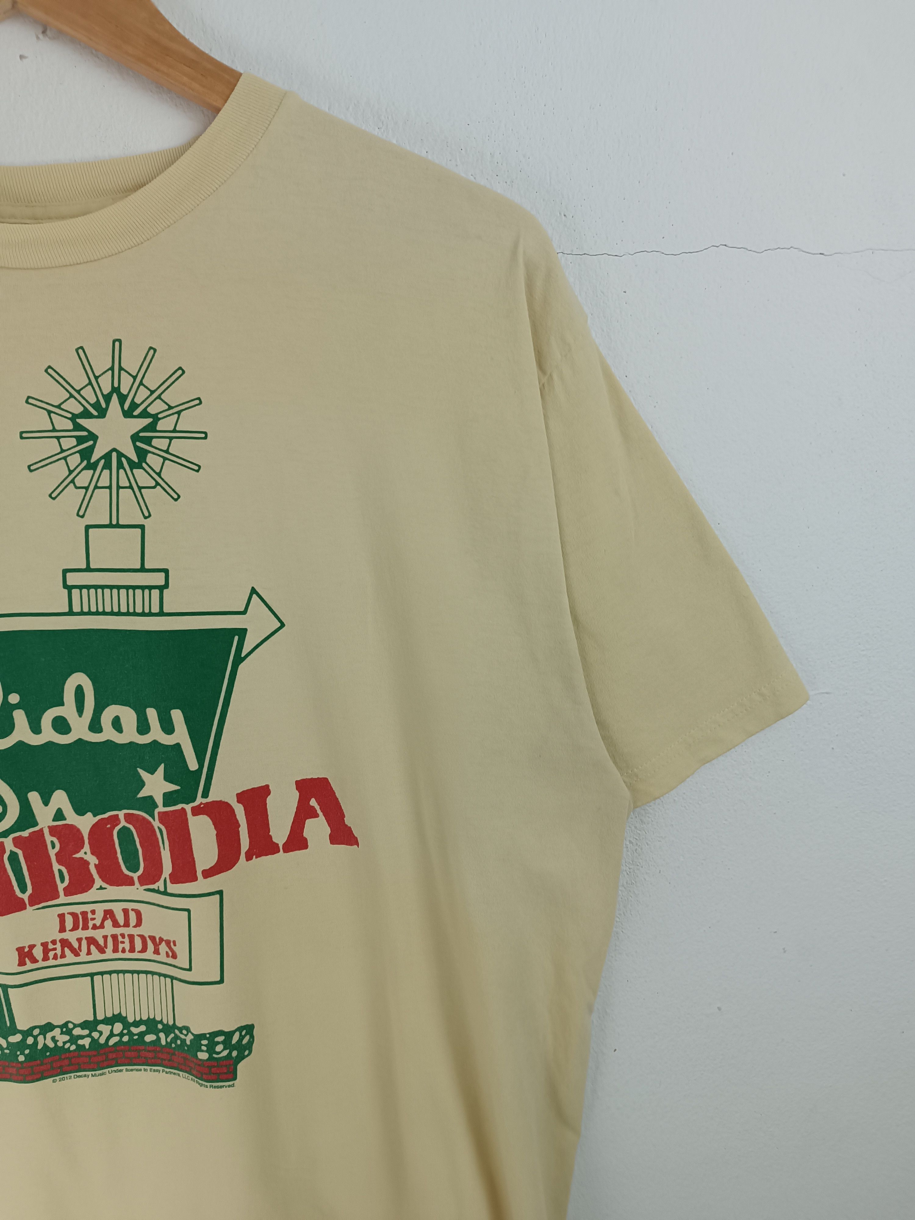 Band Tees VINTAGE '12 DEAD KENNEDYS HOLIDAY IN CAMBODIA SEX PISTOLS Size US L / EU 52-54 / 3 - 6 Thumbnail