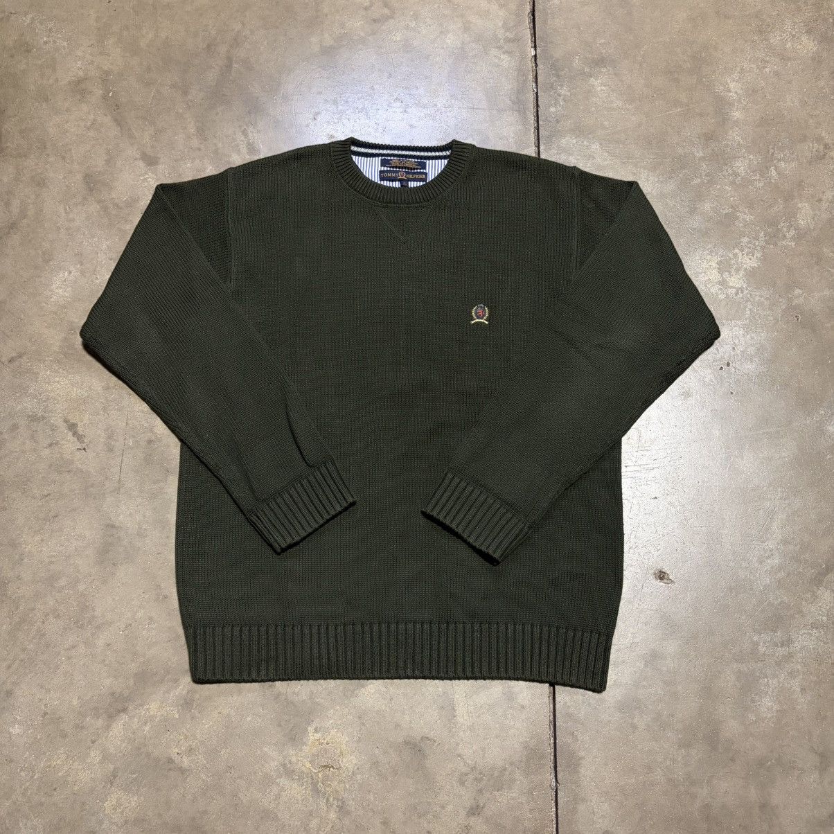 Tommy Hilfiger Vintage Tommy Hilfiger Sweater Crest Logo Knit Crewneck 90s Size US L / EU 52-54 / 3 - 6 Thumbnail