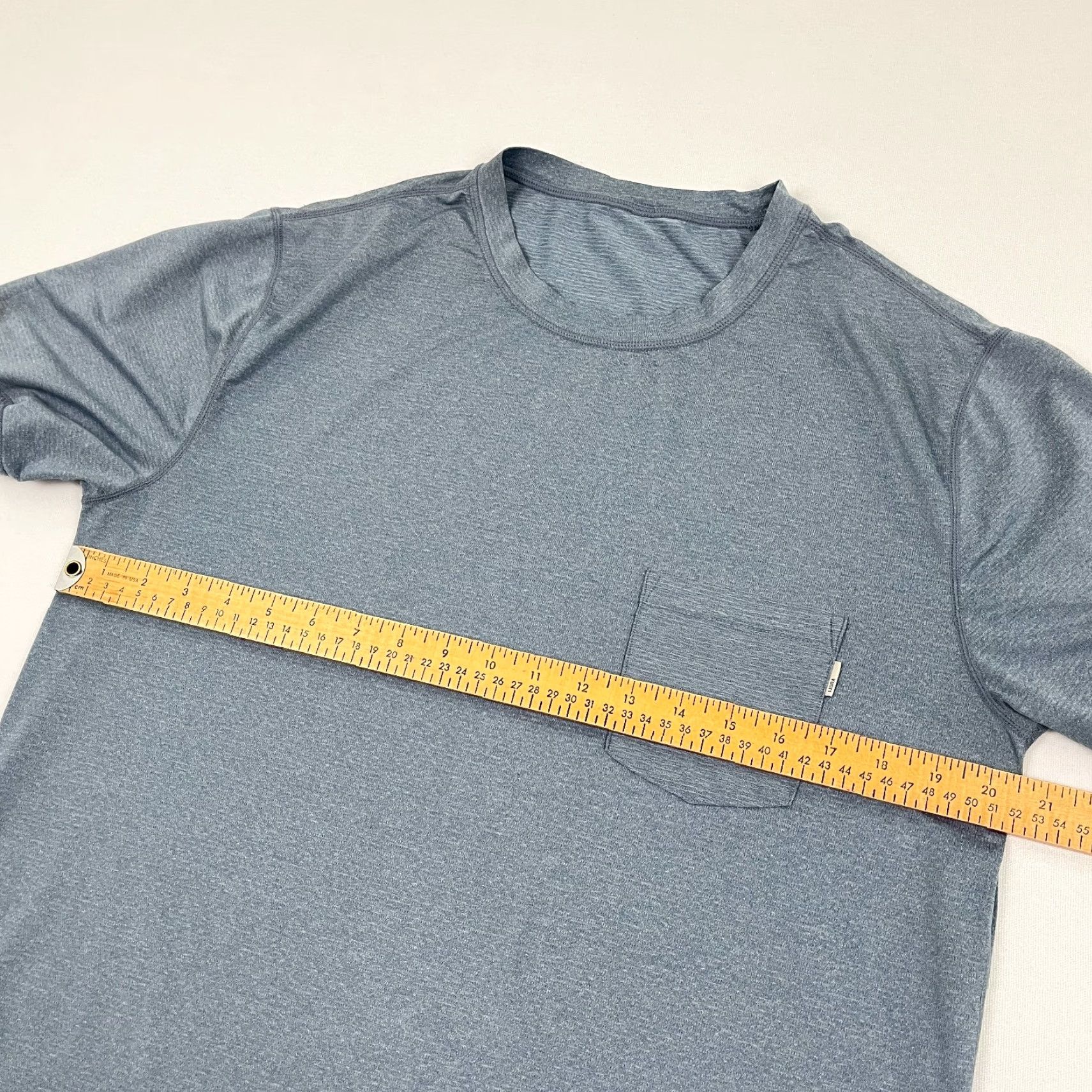Vuori Vuori Tradewind 2.0 Shirt Mens M / L Blue Active Performance Gym Pocket Tee Size US M / EU 48-50 / 2 - 4 Thumbnail