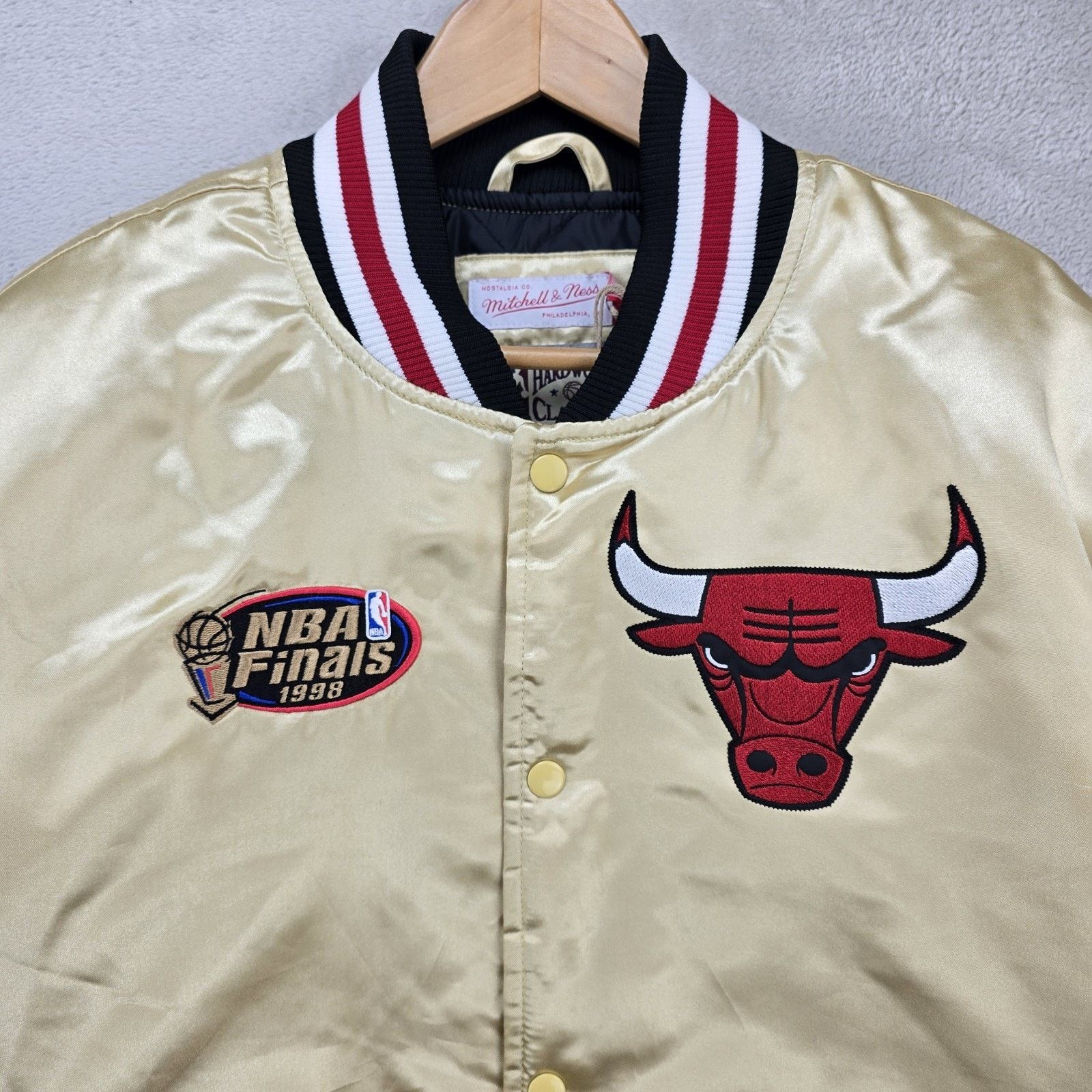 Mitchell & Ness Mitchell & Ness NBA Chicago Bulls 1998 Finals Jacket XL Size US XL / EU 56 / 4 - 3 Thumbnail
