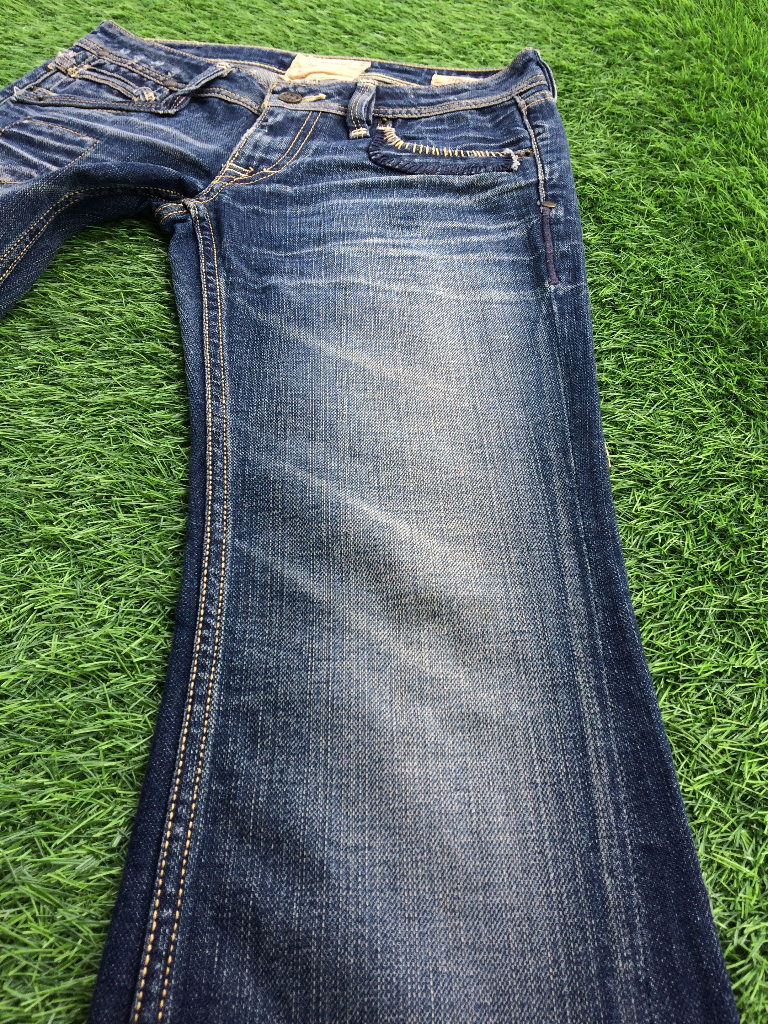 Japanese Brand Low Rise Distressed Flare Bootcut Denim Jeans D-869 Size US 26 / EU 42 - 6 Thumbnail