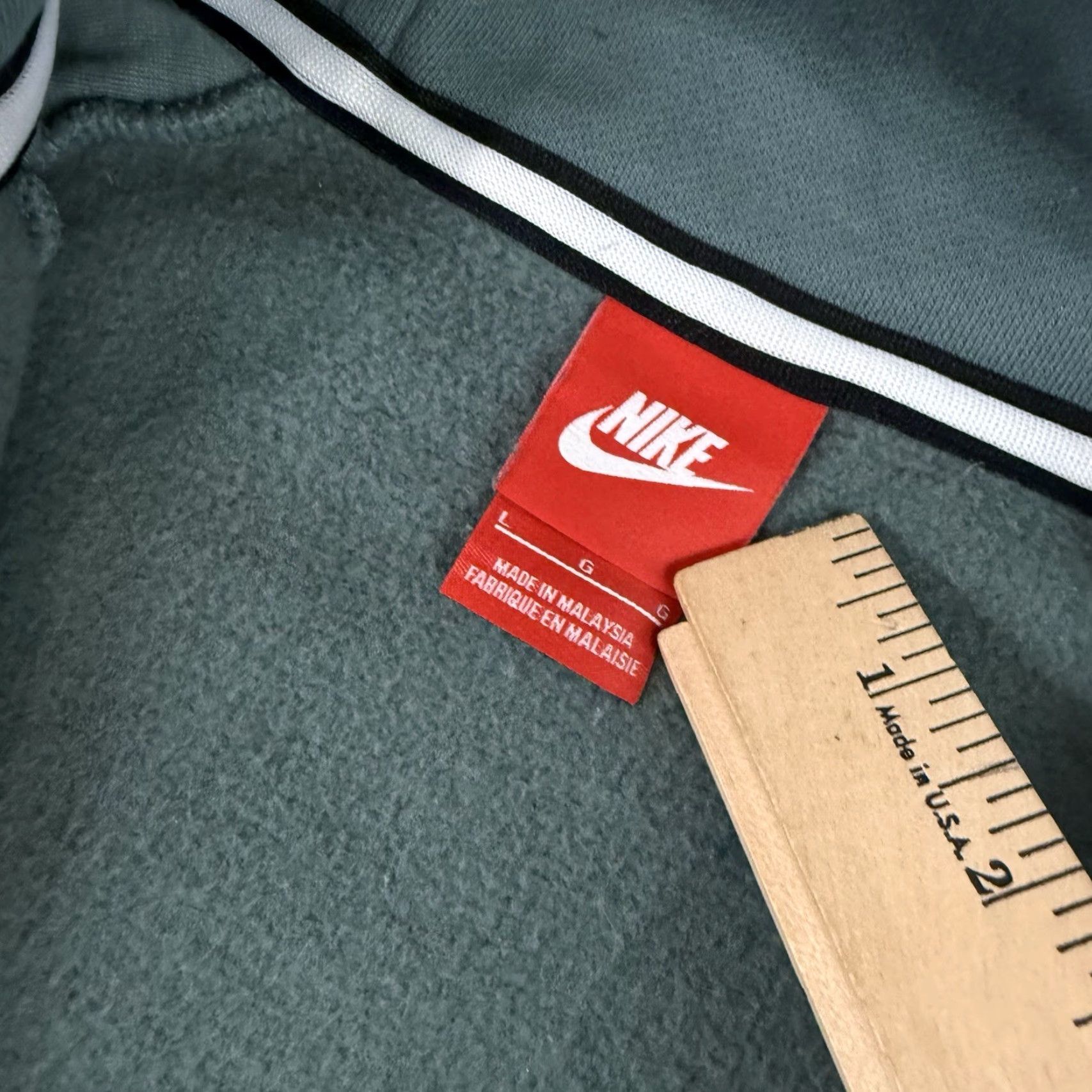 Nike VINTAGE Nike Hoodie Mens L Green Fleece Full Zip Sweatshirt Pockets Logo All Seasons Size US L / EU 52-54 / 3 - 7 Thumbnail