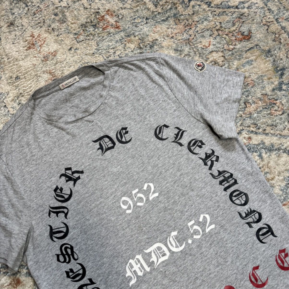 Moncler Moncler Monestier de Clermont Heritage Graphic T-Shirt Grey Size S / US 4 / IT 40 - 2 Thumbnail