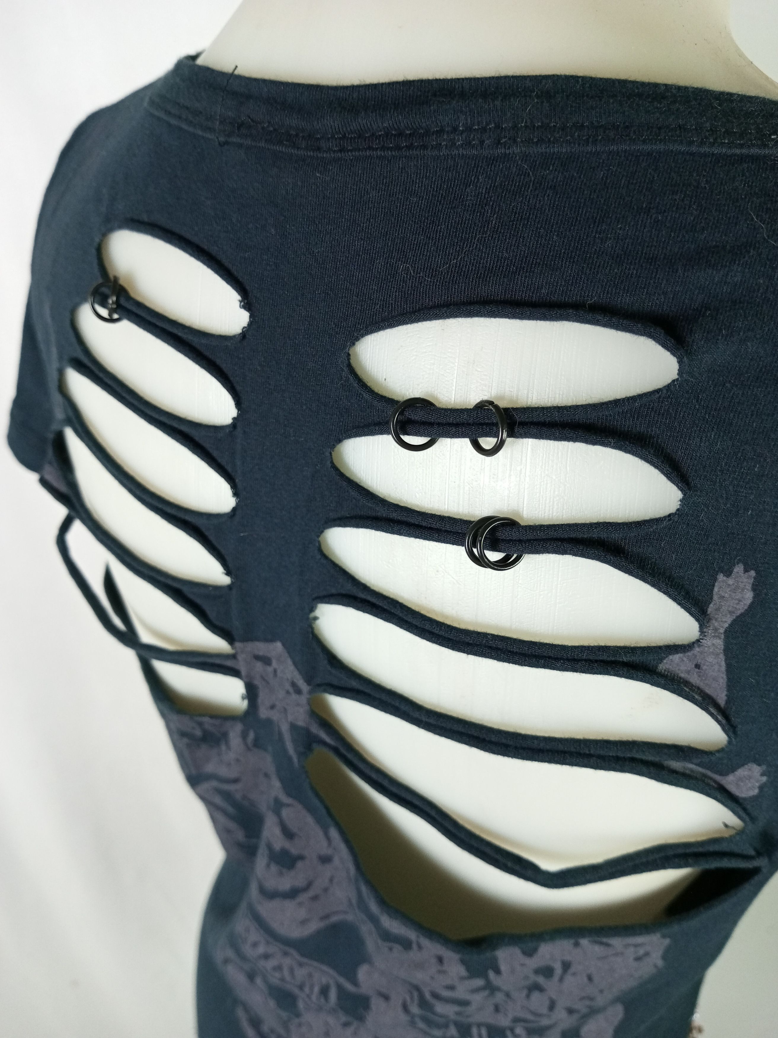 Japanese Brand Undefined Punk Distressed Skull Skeleton Tshirt Size M / US 6-8 / IT 42-44 - 20 Thumbnail