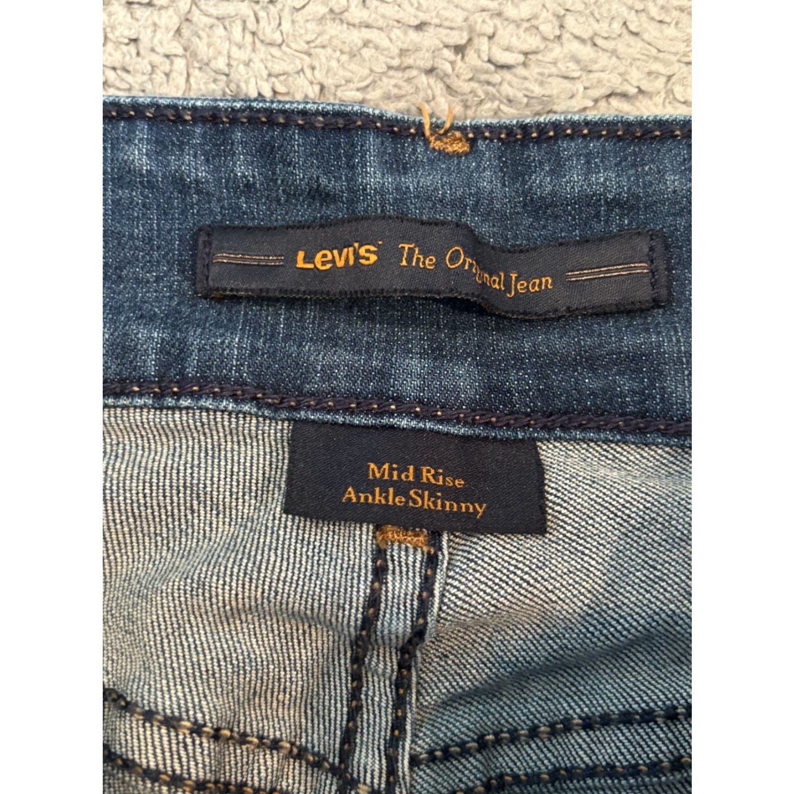 Levi's Levi's Jeans Womens 10 Blue Skinny Mid-Rise Stretch Ankle Denim Dark Wash Regular 5-Pocket 711 Womens Jeans Blue Dark Wash Size 32" / US 10 / IT 46 - 2 Thumbnail