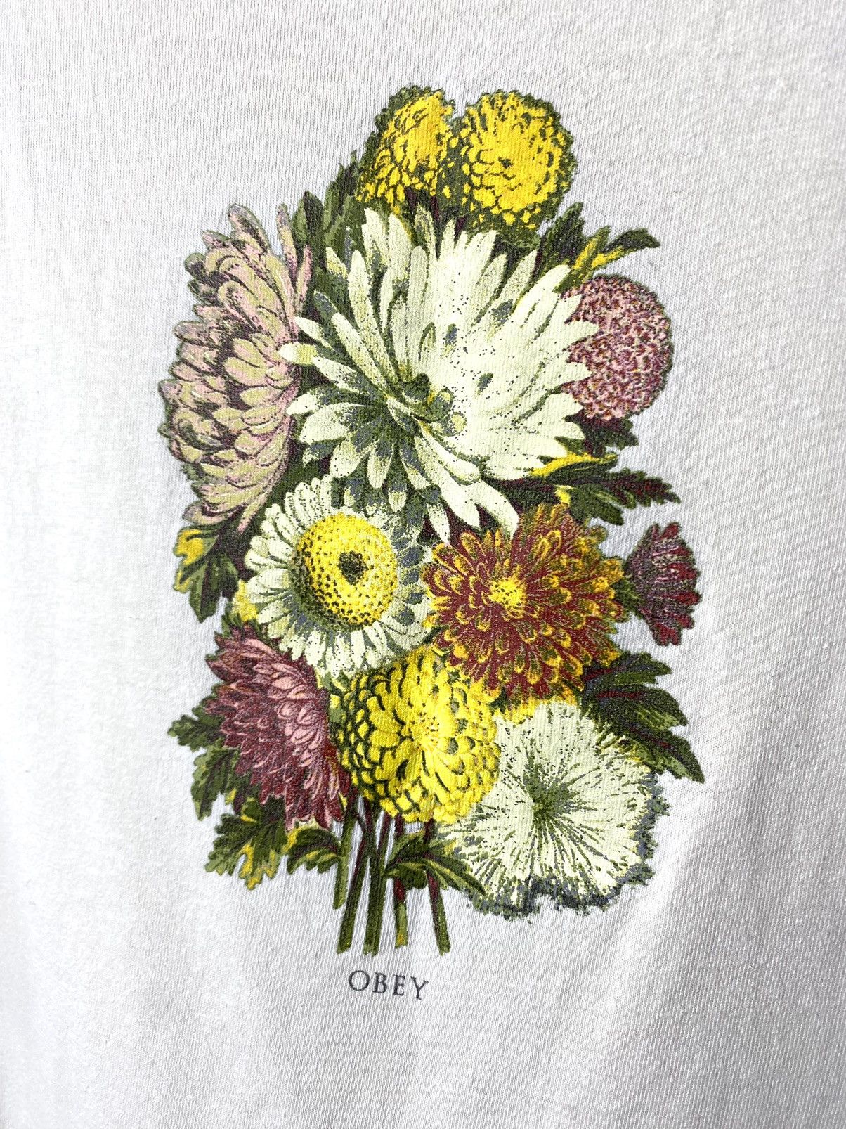 Obey Vintage Obey Flowers Print T Shirt Alien Girl Blind Size US M / EU 48-50 / 2 - 3 Thumbnail