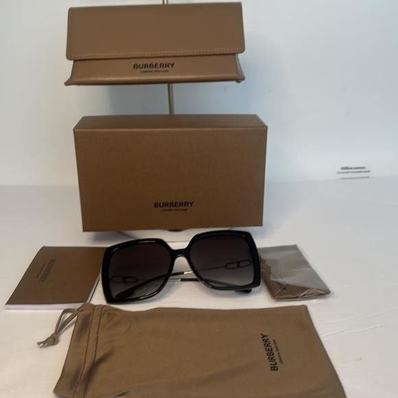 Burberry Burberry Luna BE4332F 30018G Sunglasses Women's Black/Grey G Size ONE SIZE - 9 Thumbnail