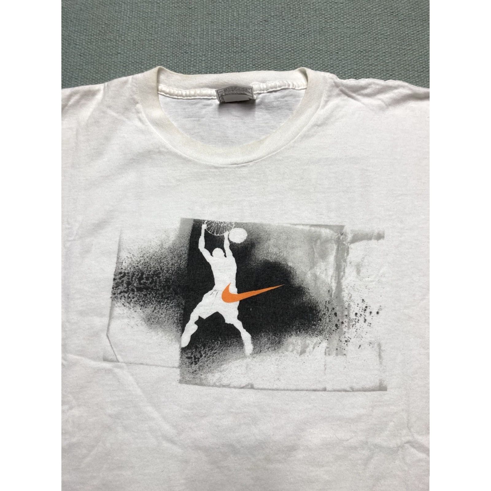 Nike VINTAGE Nike T-Shirt Orange 90s Y2K Basketball Rims No Longer Parallel to Earth XL Mens Size US XL / EU 56 / 4 - 2 Thumbnail