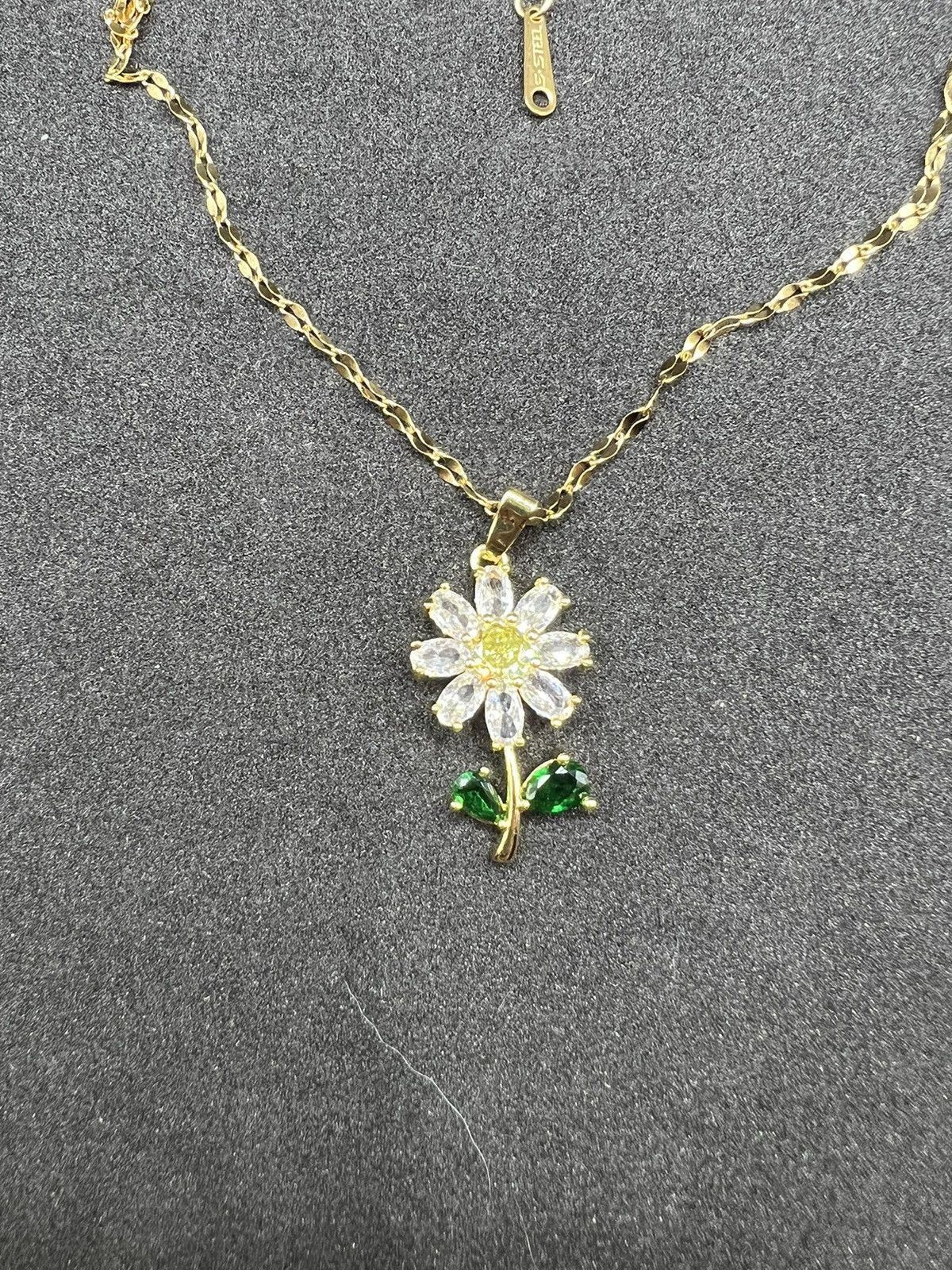 Jewelry Daisy flower gold chain necklace Size ONE SIZE - 4 Thumbnail