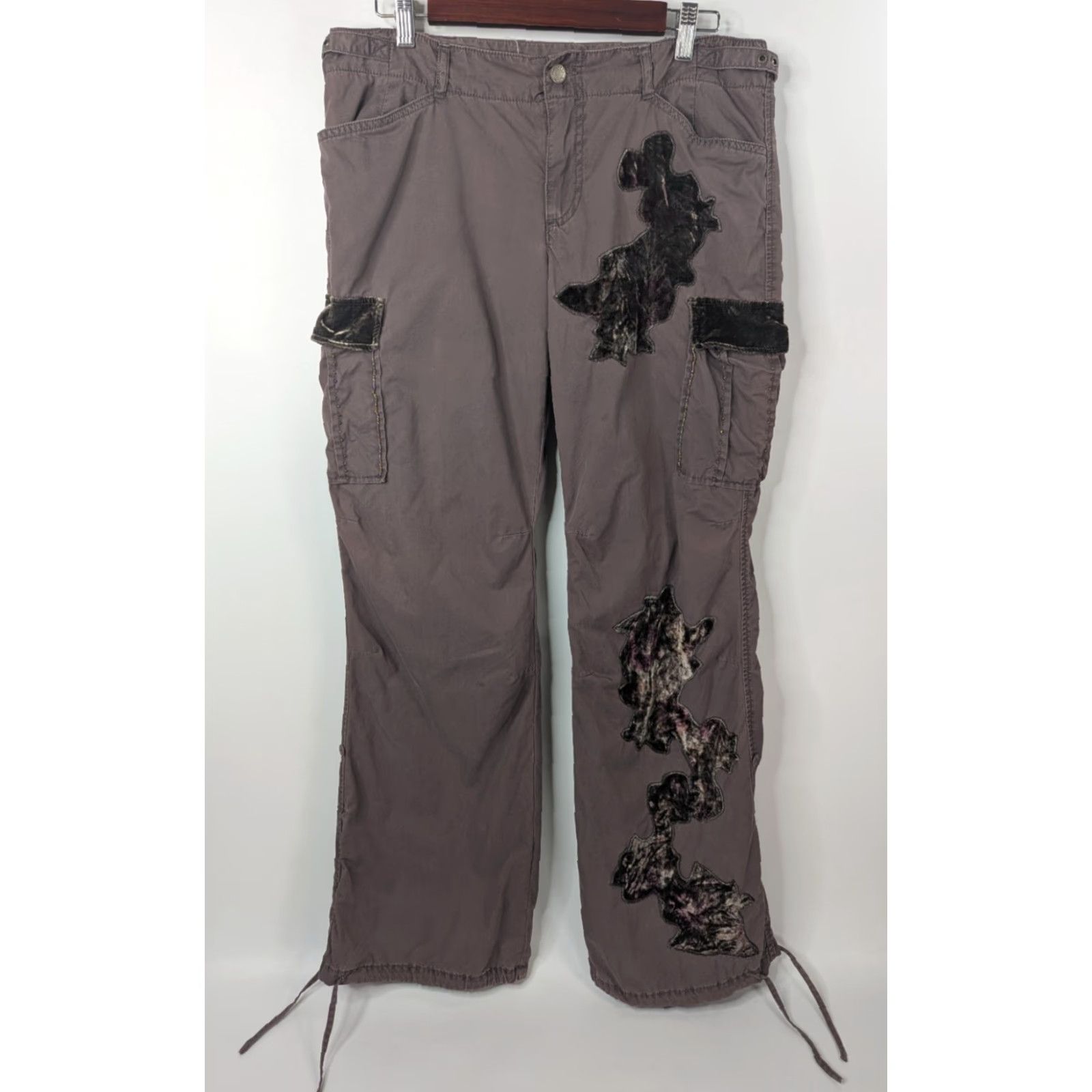 Express VINTAGE Express Velvet Cargo Pants Women's Size 12 Hip Hop Streetwear Y2K Brown Velvet Cargo Pants Beaded Express Hip Hop 2000s Girls Women Mens? Size 34" / US 12 / IT 48 - 2 Thumbnail