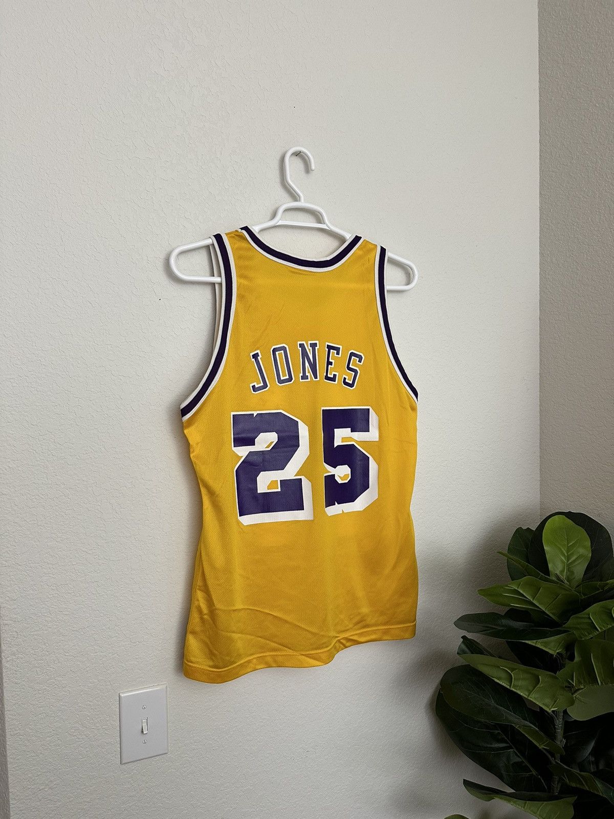 Champion × NBA × Vintage Rare Eddie Jones Vintage 90s Lakers Champion Jersey #25 Size US L / EU 52-54 / 3 - 10 Thumbnail