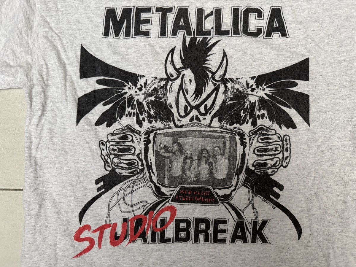 Band Tees Vtg Metallica Studio Jail Break shirt Size US XL / EU 56 / 4 - 2 Thumbnail