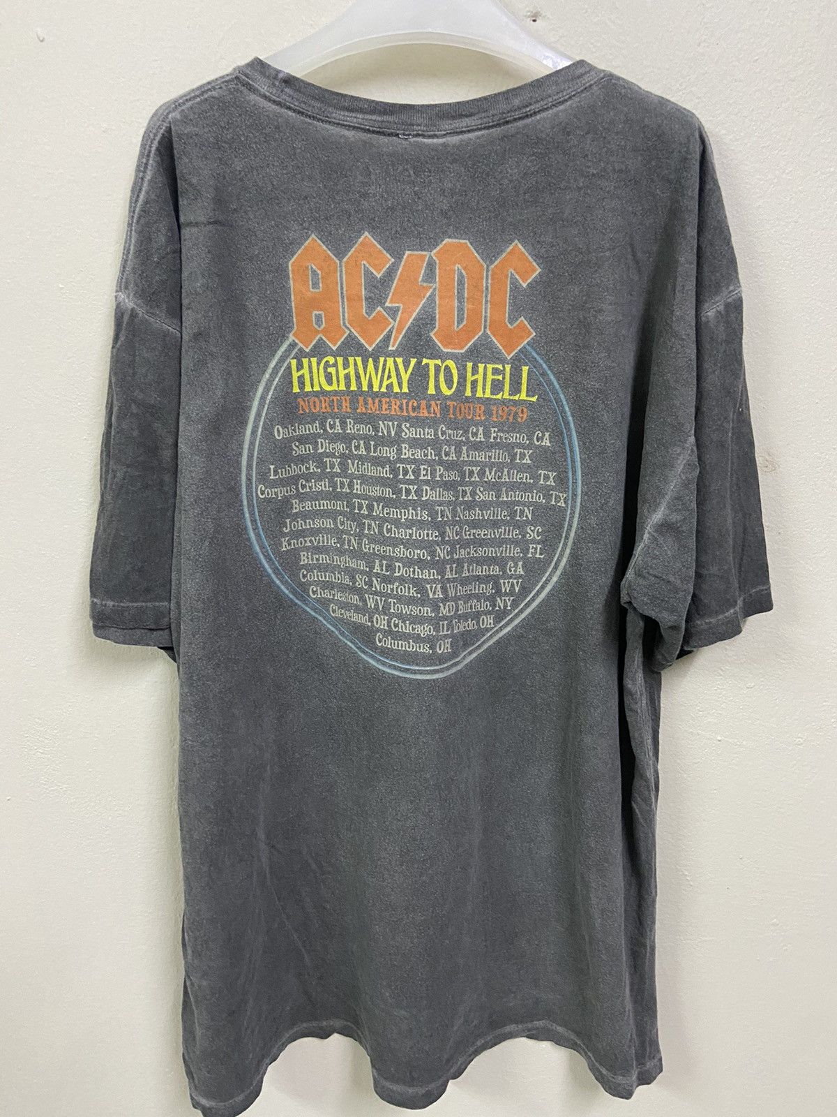 AC/DC × Band Tees × Vintage Vintage AC/DC T-shirt Highway To He’ll Tour 79 Crew Y2K 90s Size US L / EU 52-54 / 3 - 6 Thumbnail