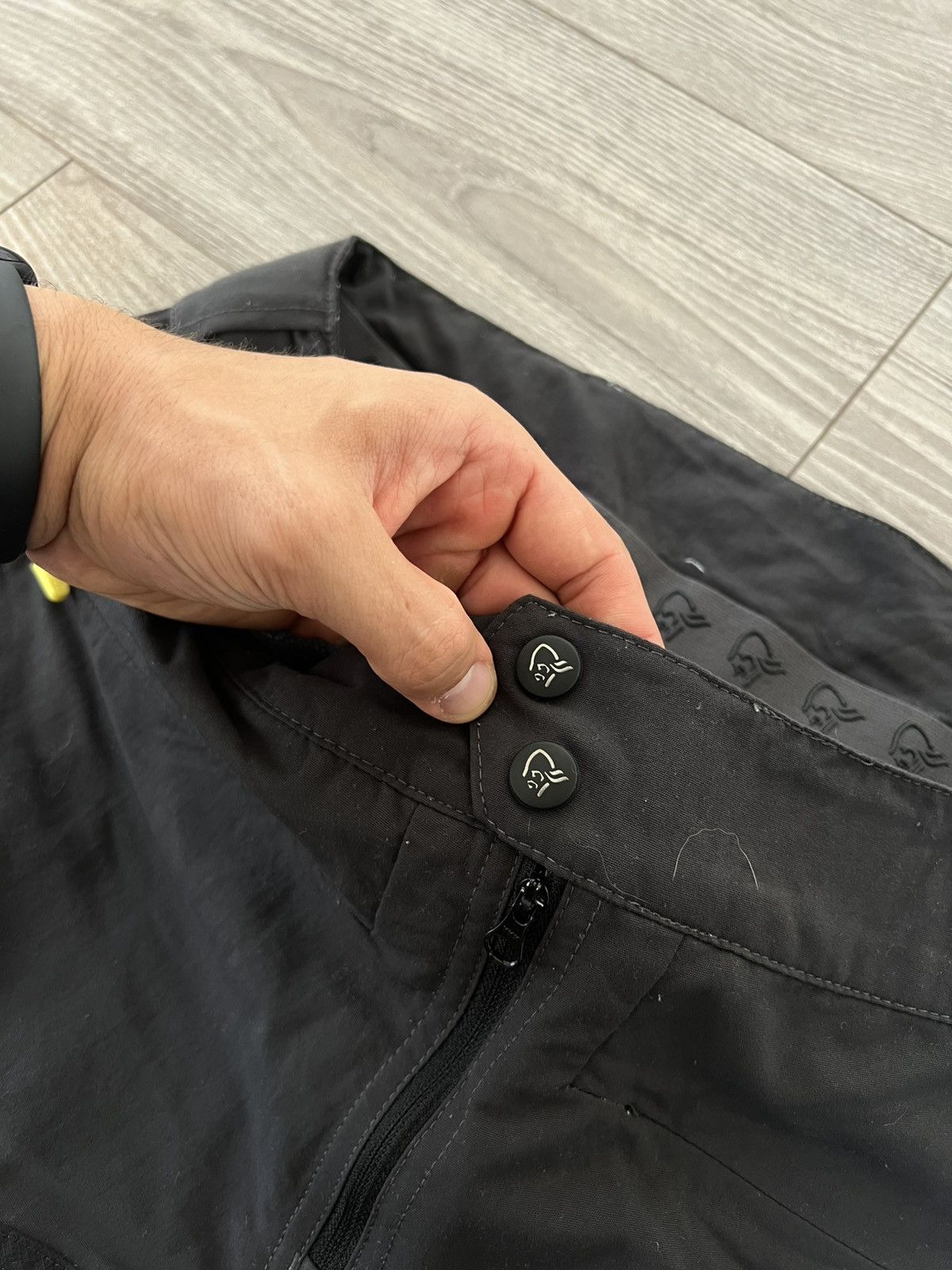 Norrona Norrona Fjora Big Logo Gorpcore Phantom - Caviar Shorts Size US 34 / EU 50 - 19 Thumbnail